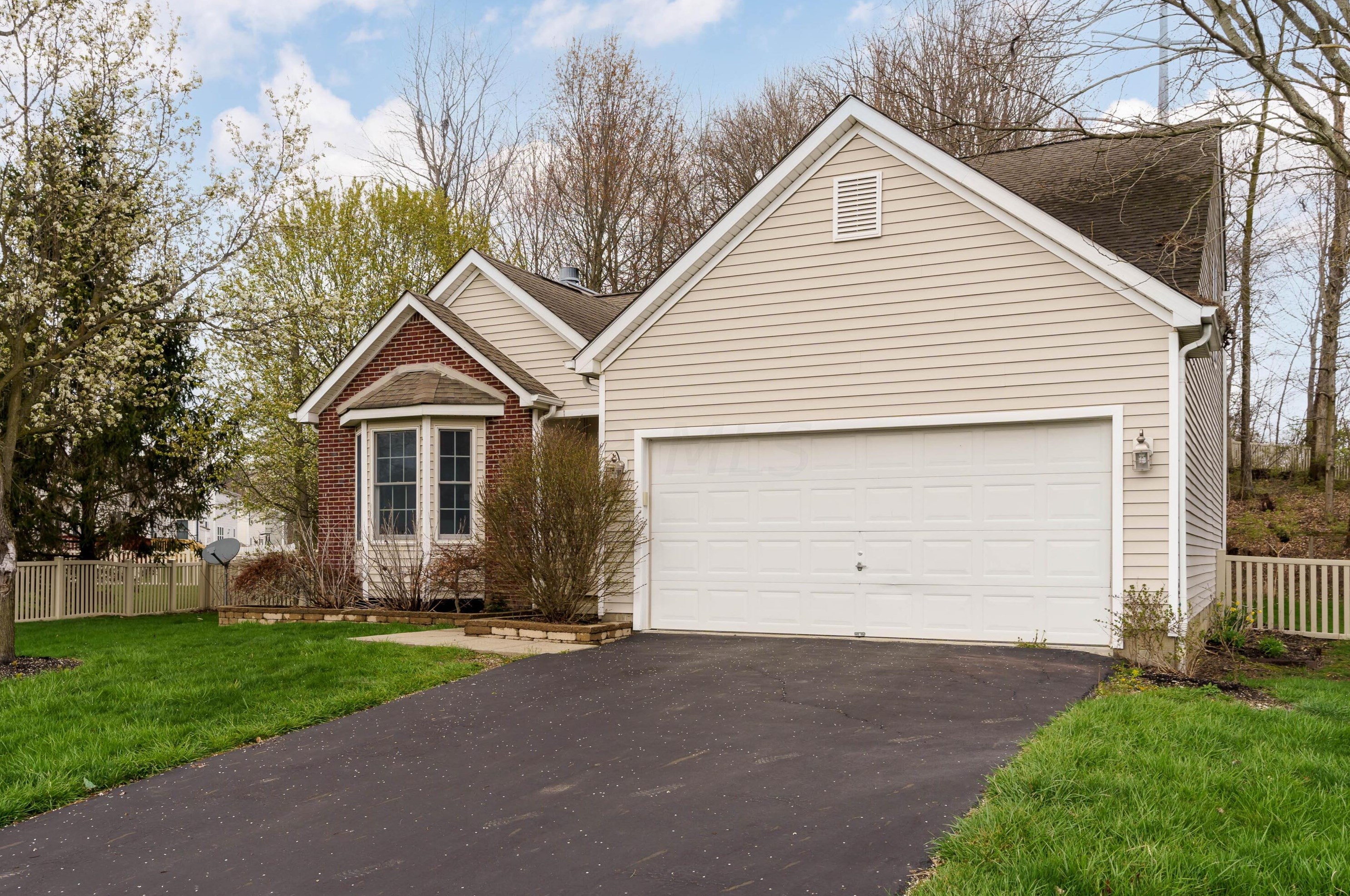959 Kelci Jayne Ct, Pataskala, OH 43062-7460