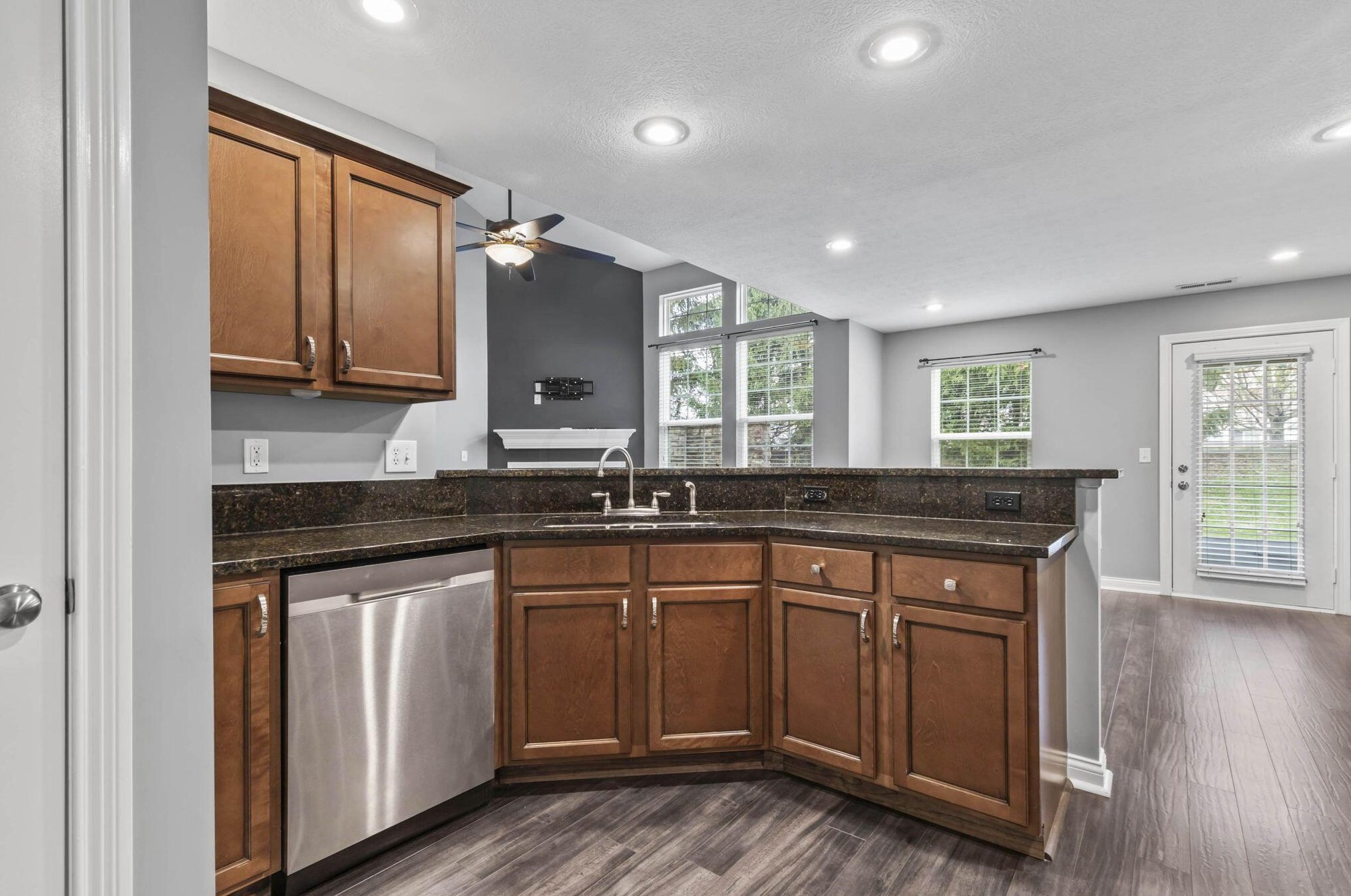 5017 Calais Dr, Columbus OH  43221-5686 exterior