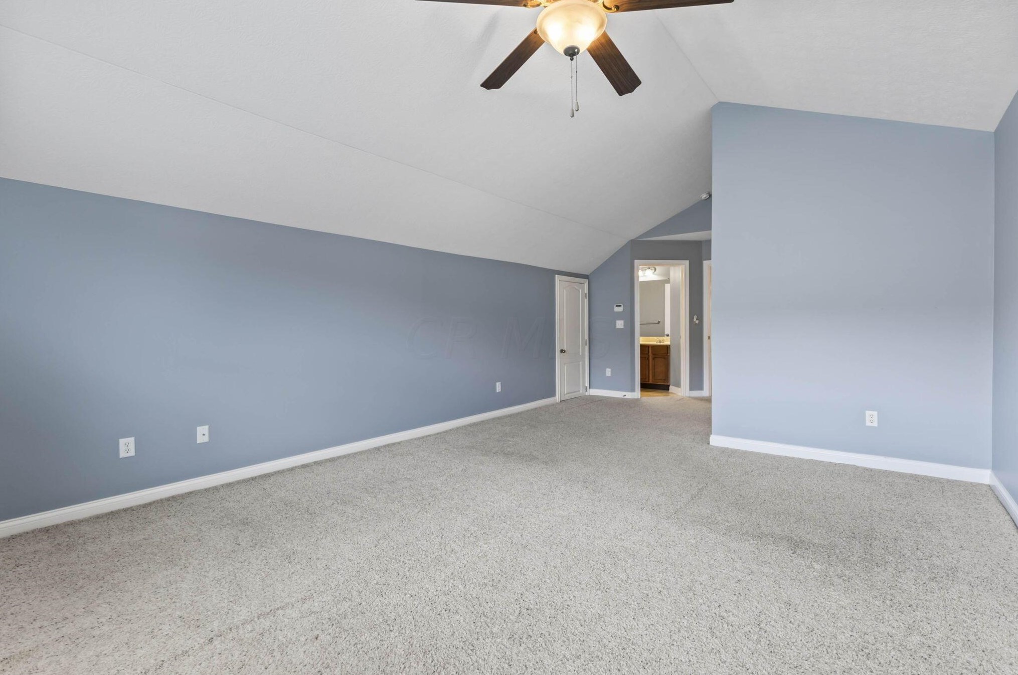 5017 Calais Dr, Columbus OH  43221-5686 exterior