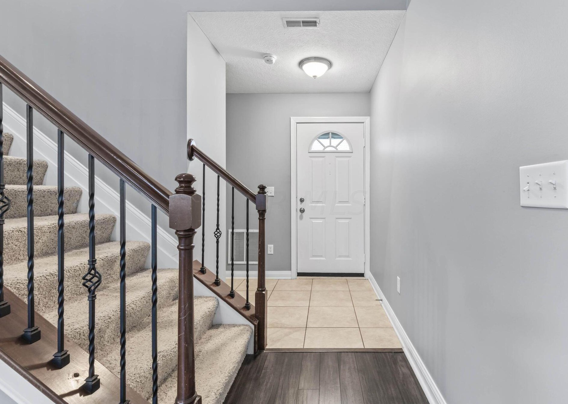 5017 Calais Dr, Columbus OH  43221-5686 exterior