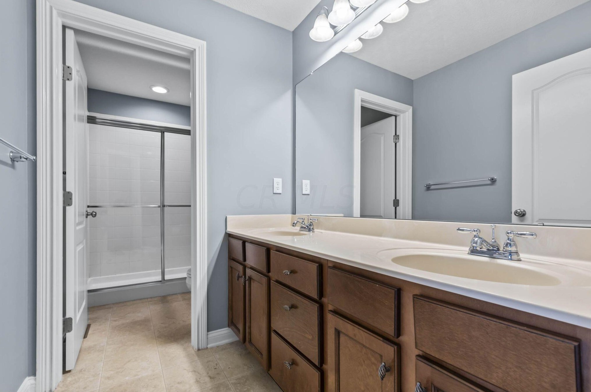 5017 Calais Dr, Columbus OH  43221-5686 exterior