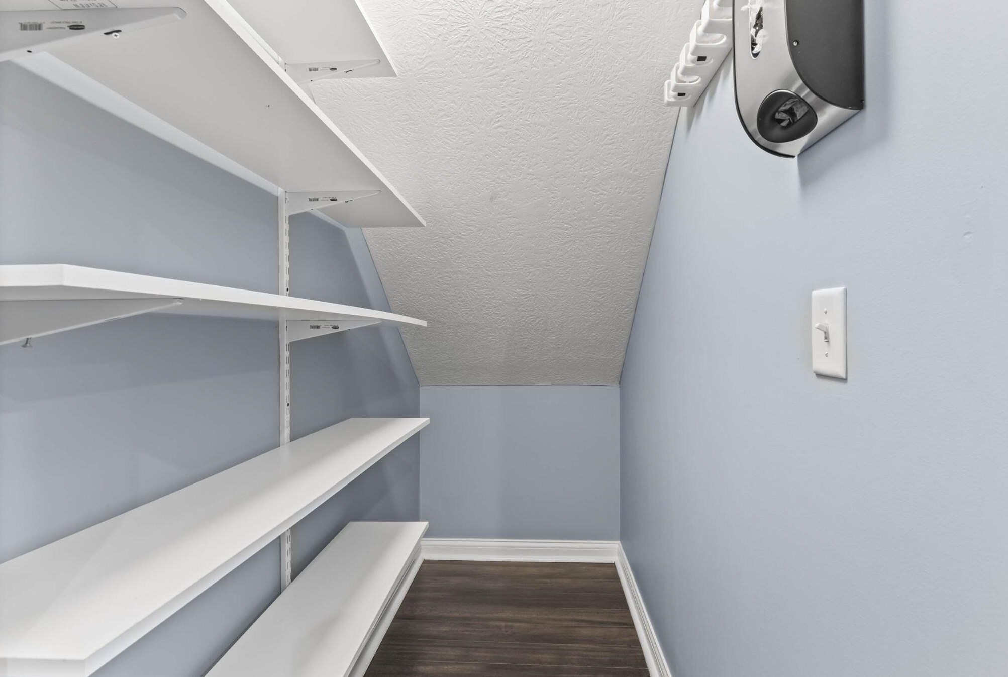 5017 Calais Dr, Columbus OH  43221-5686 exterior