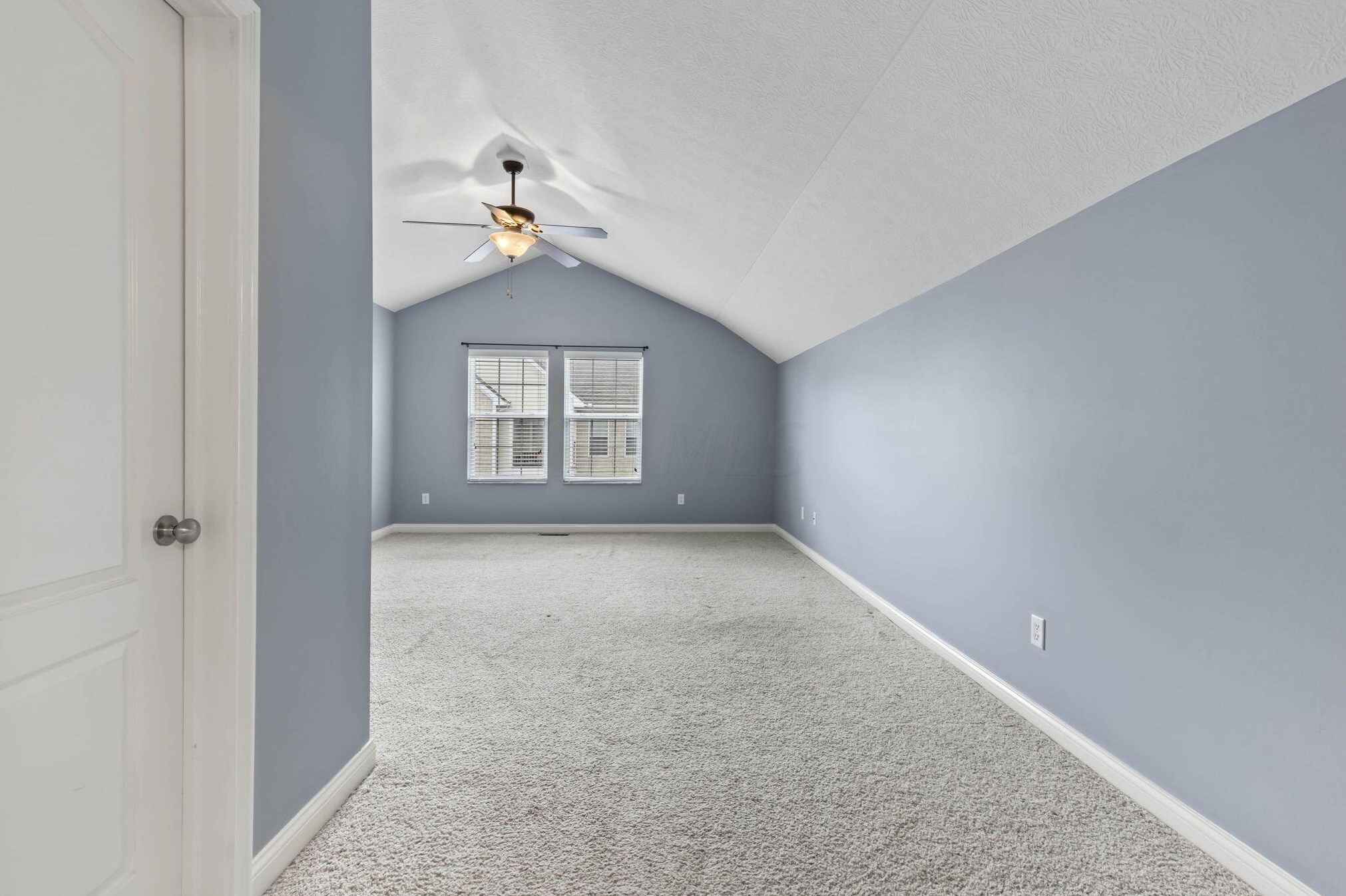 5017 Calais Dr, Columbus OH  43221-5686 exterior