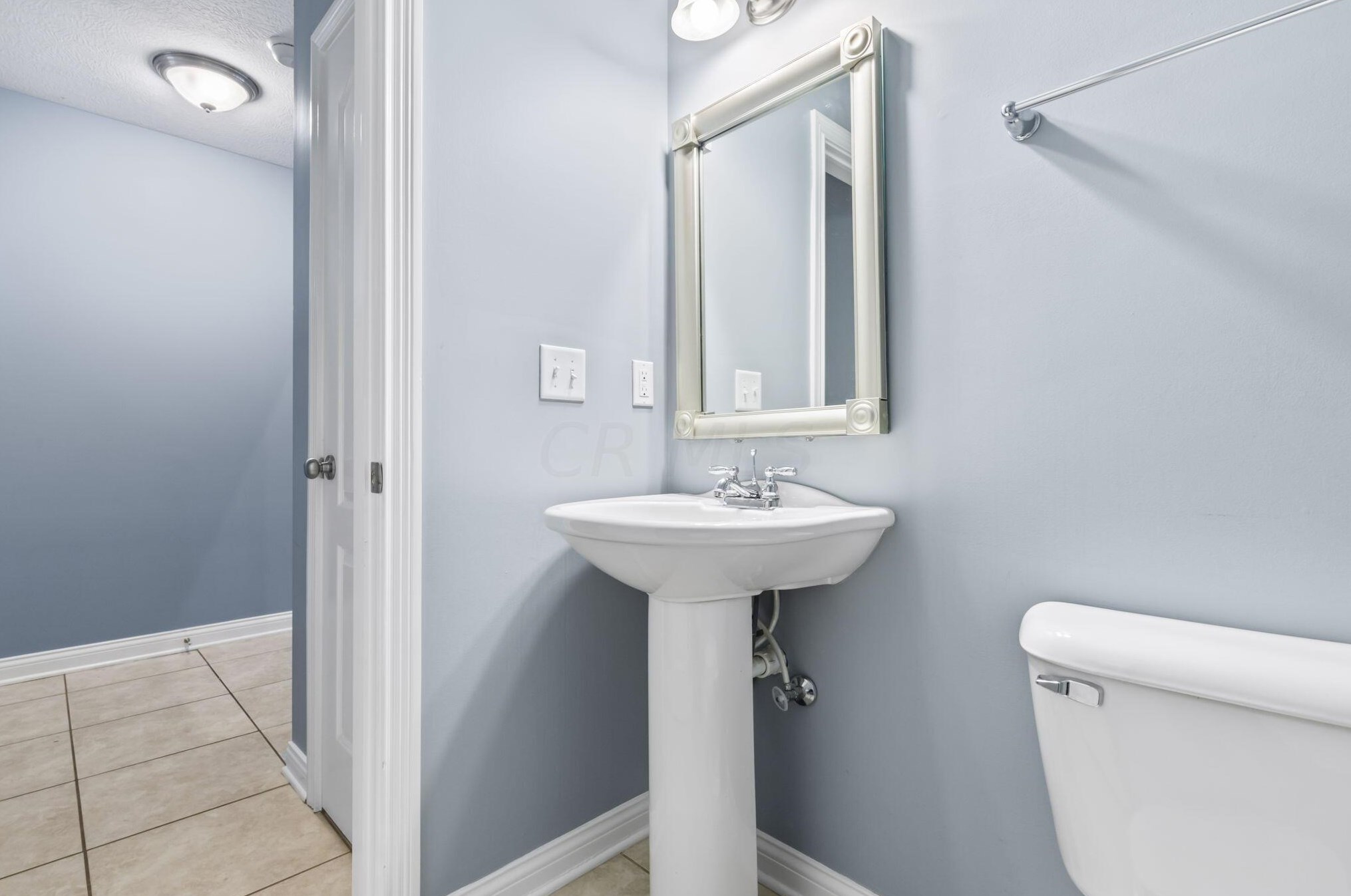 5017 Calais Dr, Columbus OH  43221-5686 exterior