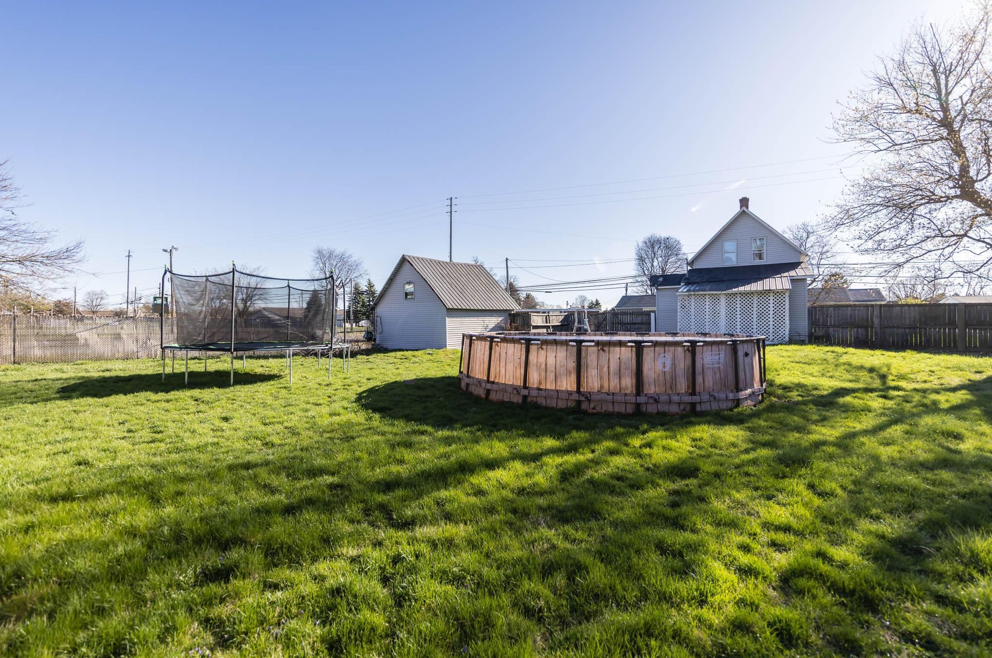 191 Elm St, London OH  43140-1159 exterior