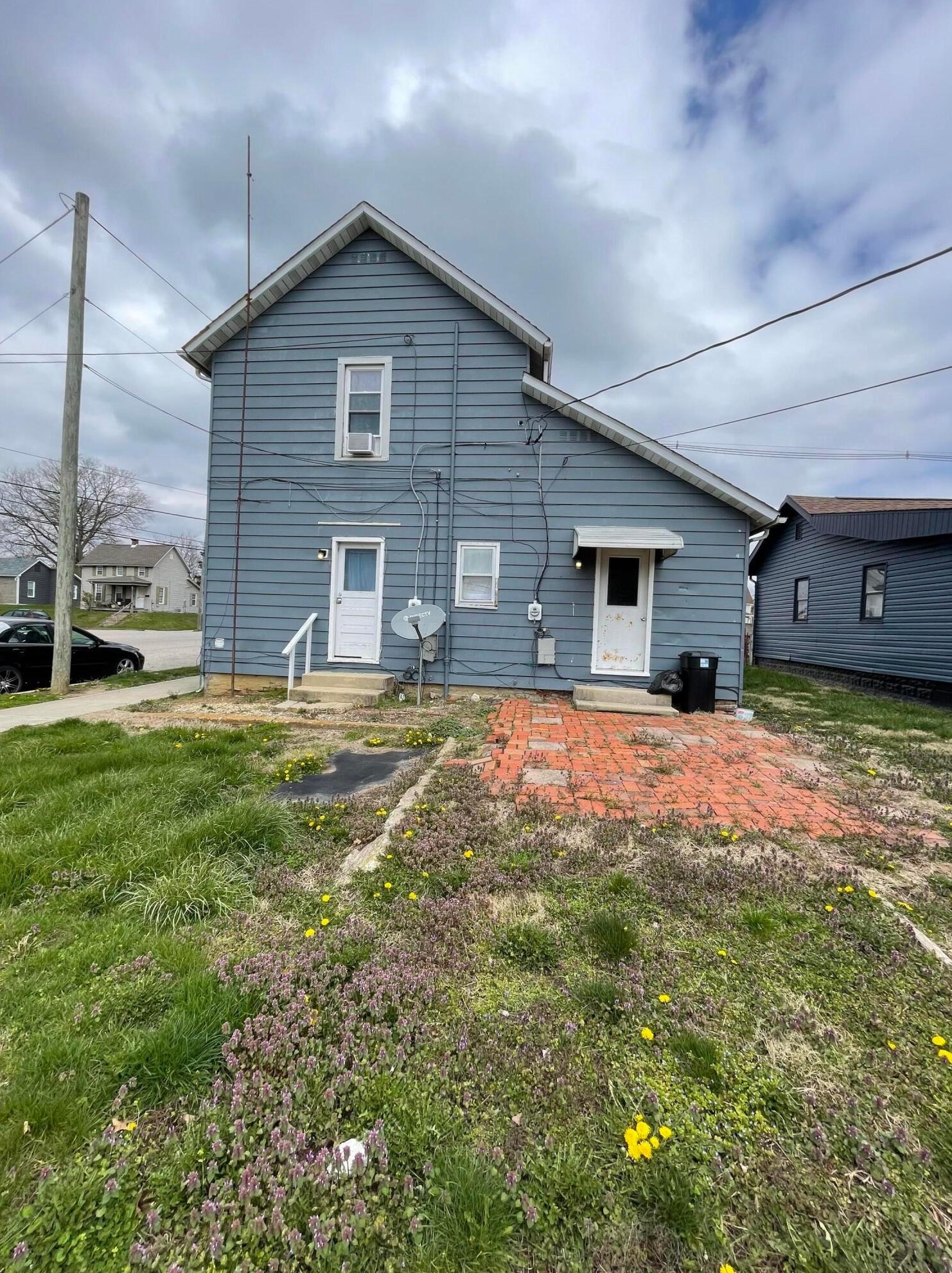 201 Logan St, Circleville, OH 43113-2211