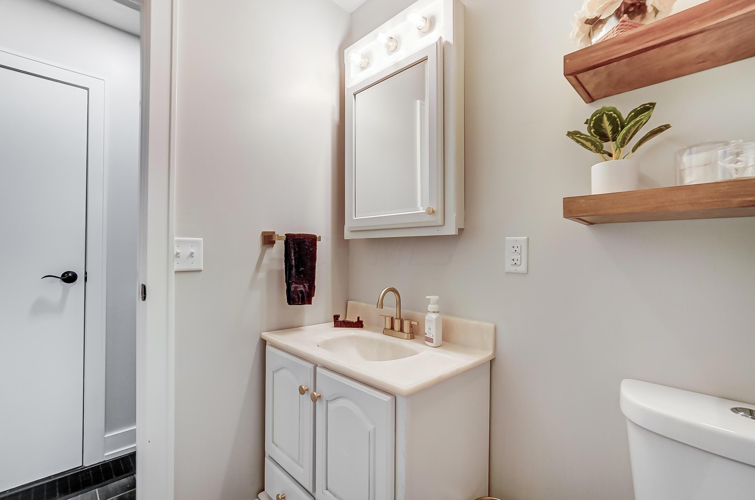 5252 Grandon Dr, Hilliard OH  43026-1746 exterior