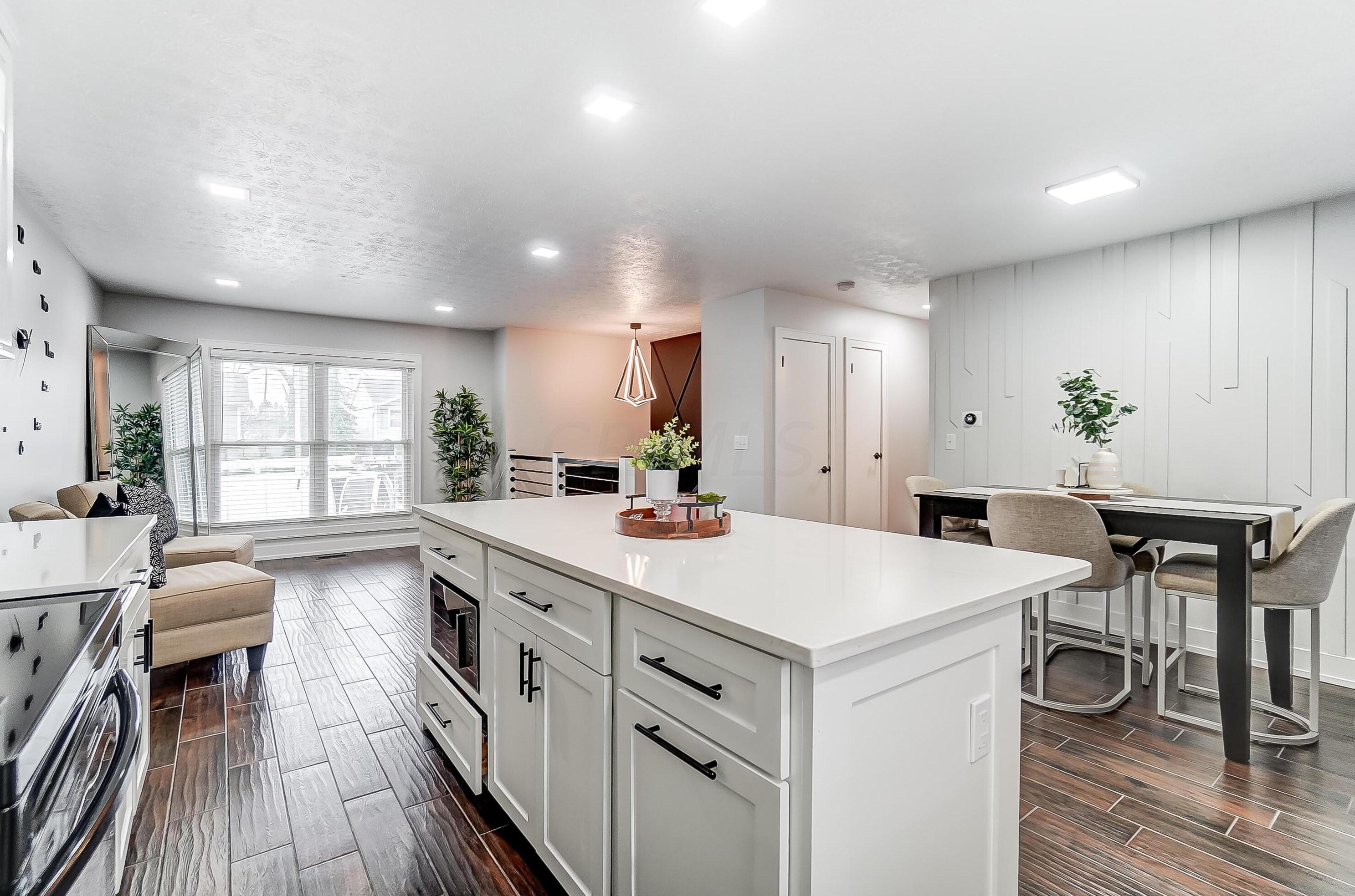 5252 Grandon Dr, Hilliard OH  43026-1746 exterior