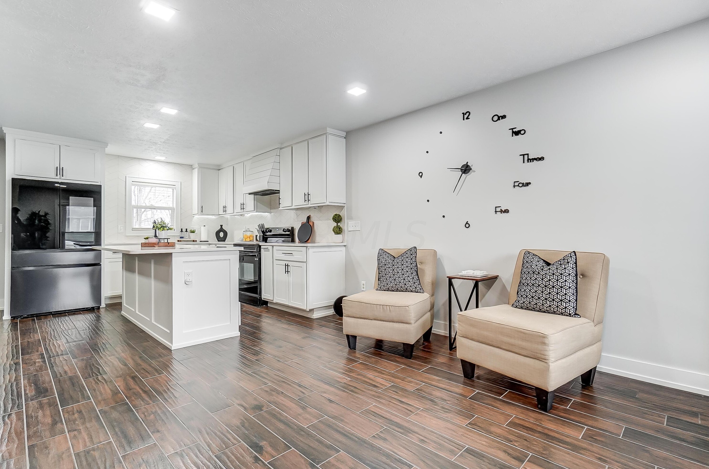 5252 Grandon Dr, Hilliard OH  43026-1746 exterior