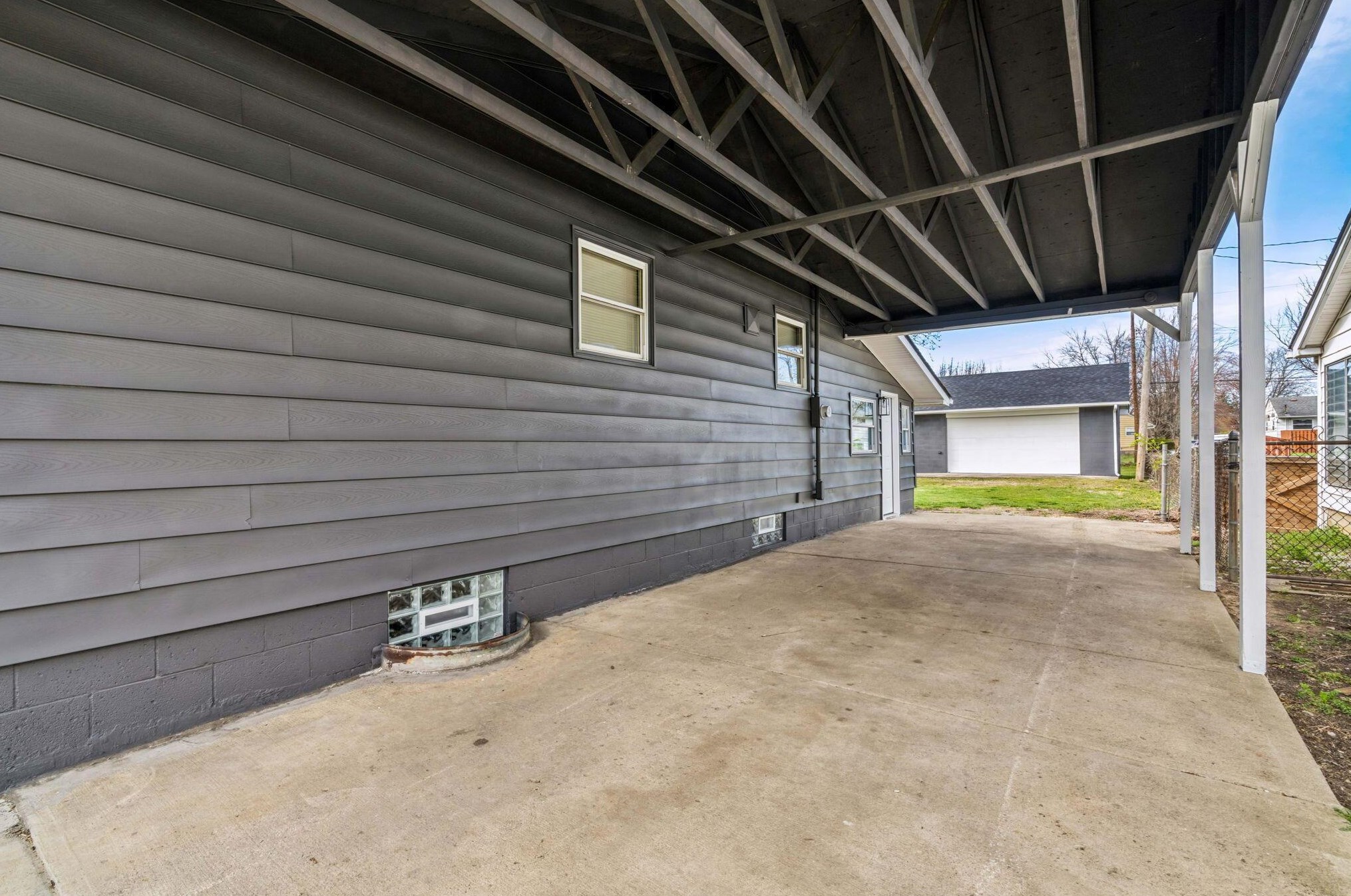 3510 Deshler Ave, Columbus, OH 43227-3570