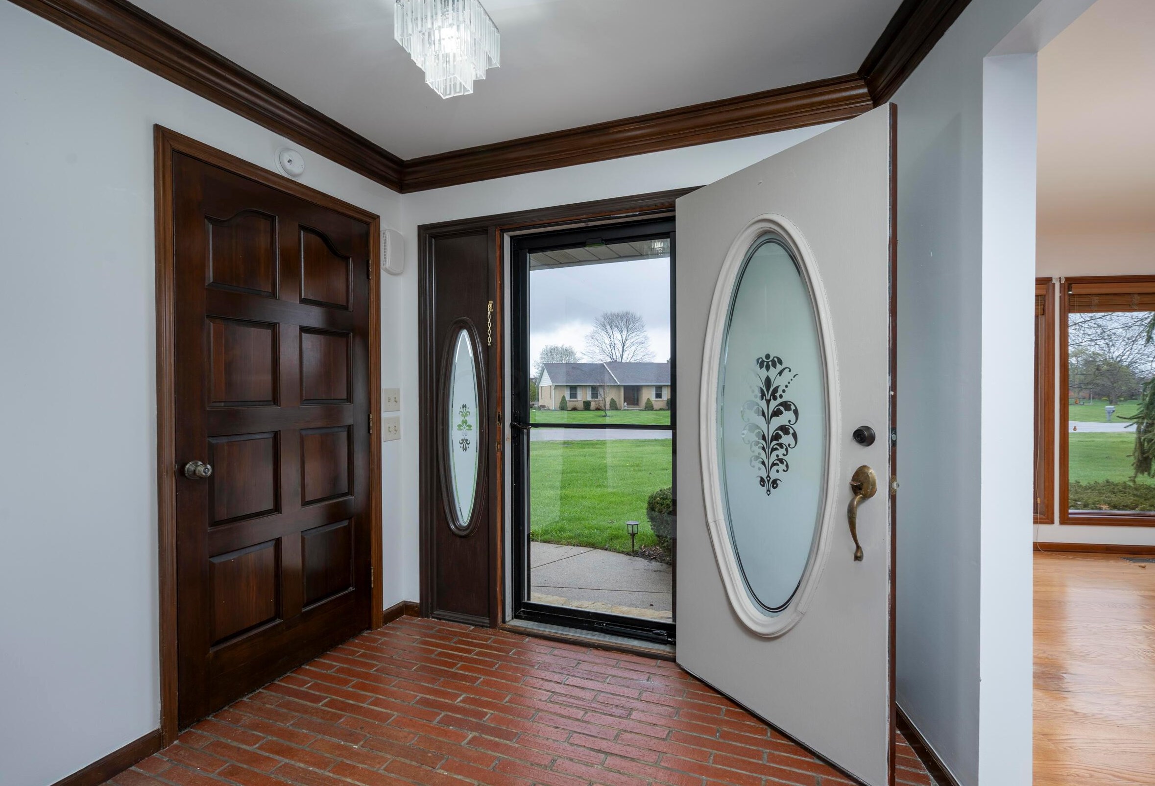 1224 Countryside Dr, Washington Ch OH  43160-1804 exterior