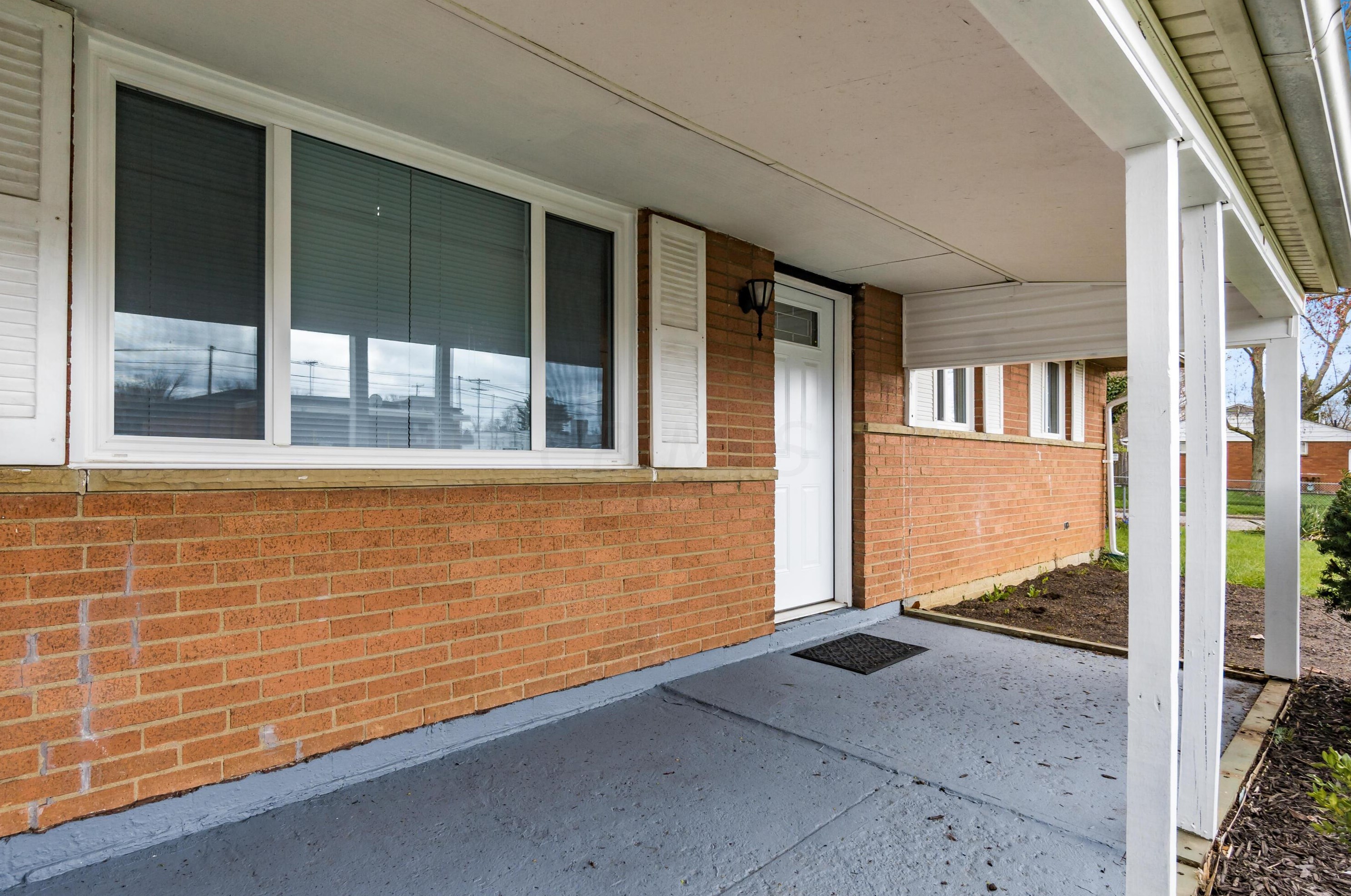 1303 Carolwood Ave, Columbus, OH 43227-2017