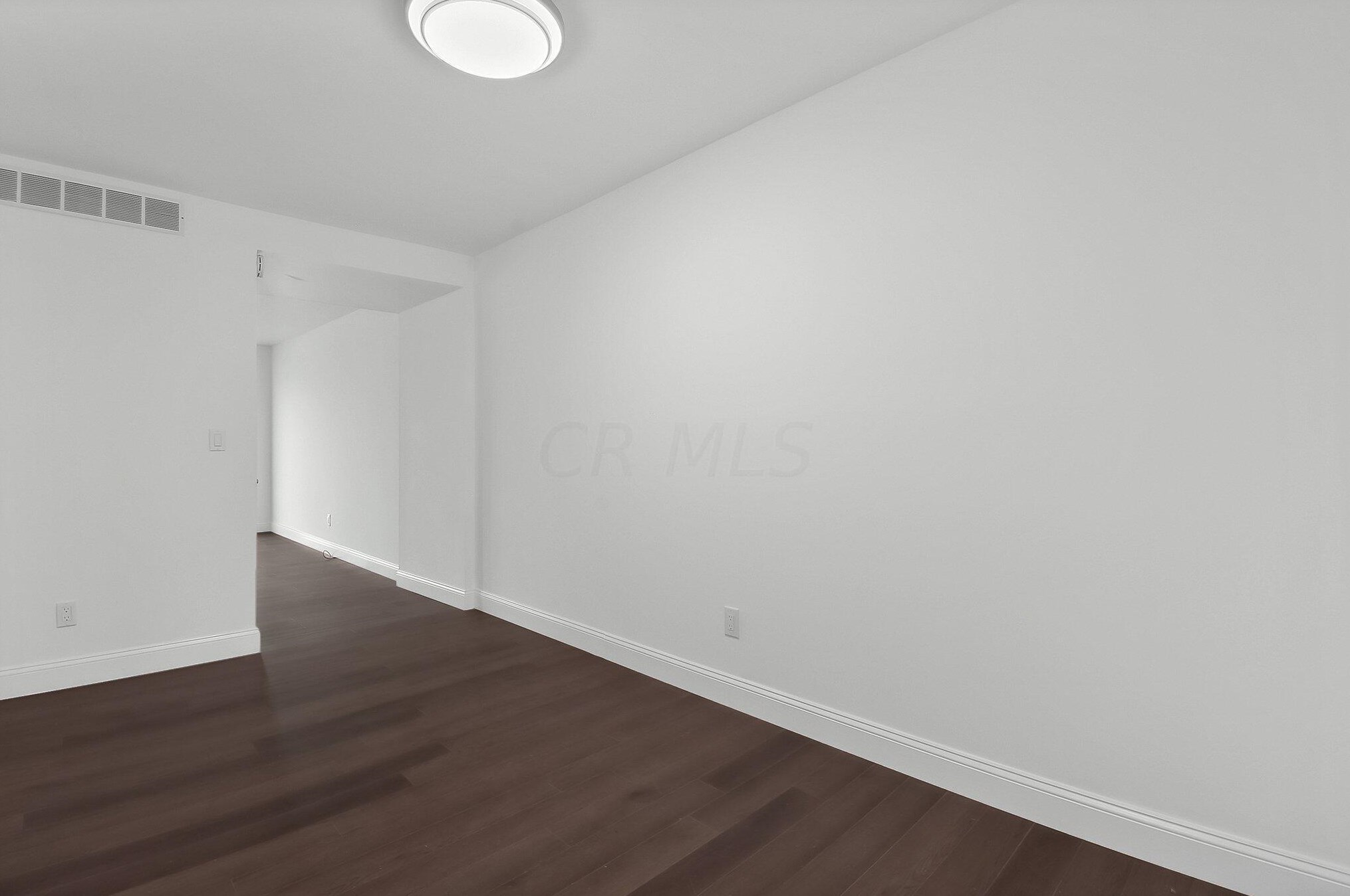 647 Dlyn St, Columbus OH  43228-2525 exterior
