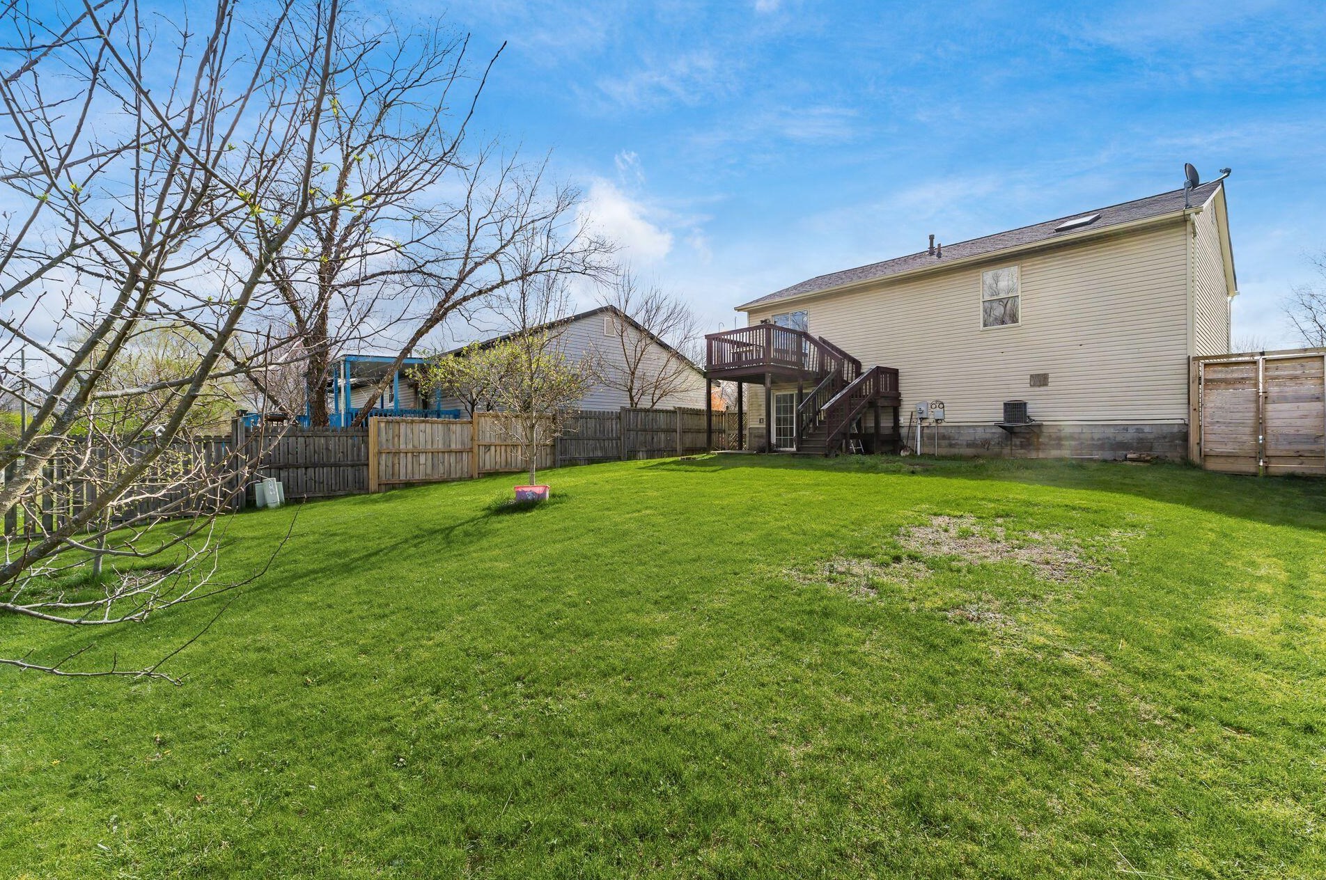 955 Cypress Rdg Pl, Columbus OH  43228-6305 exterior