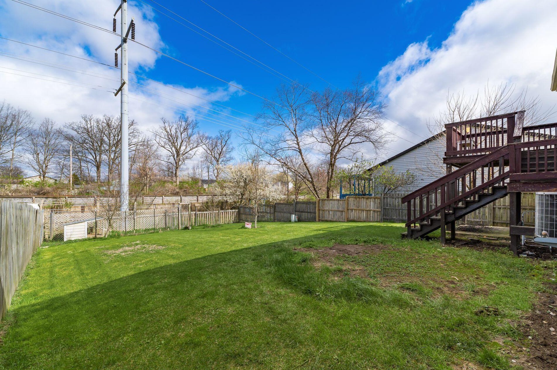 955 Cypress Rdg Pl, Columbus OH  43228-6305 exterior