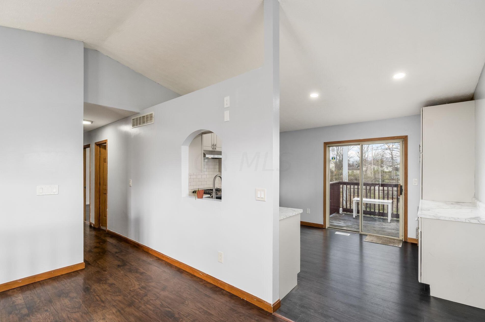 955 Cypress Rdg Pl, Columbus OH  43228-6305 exterior