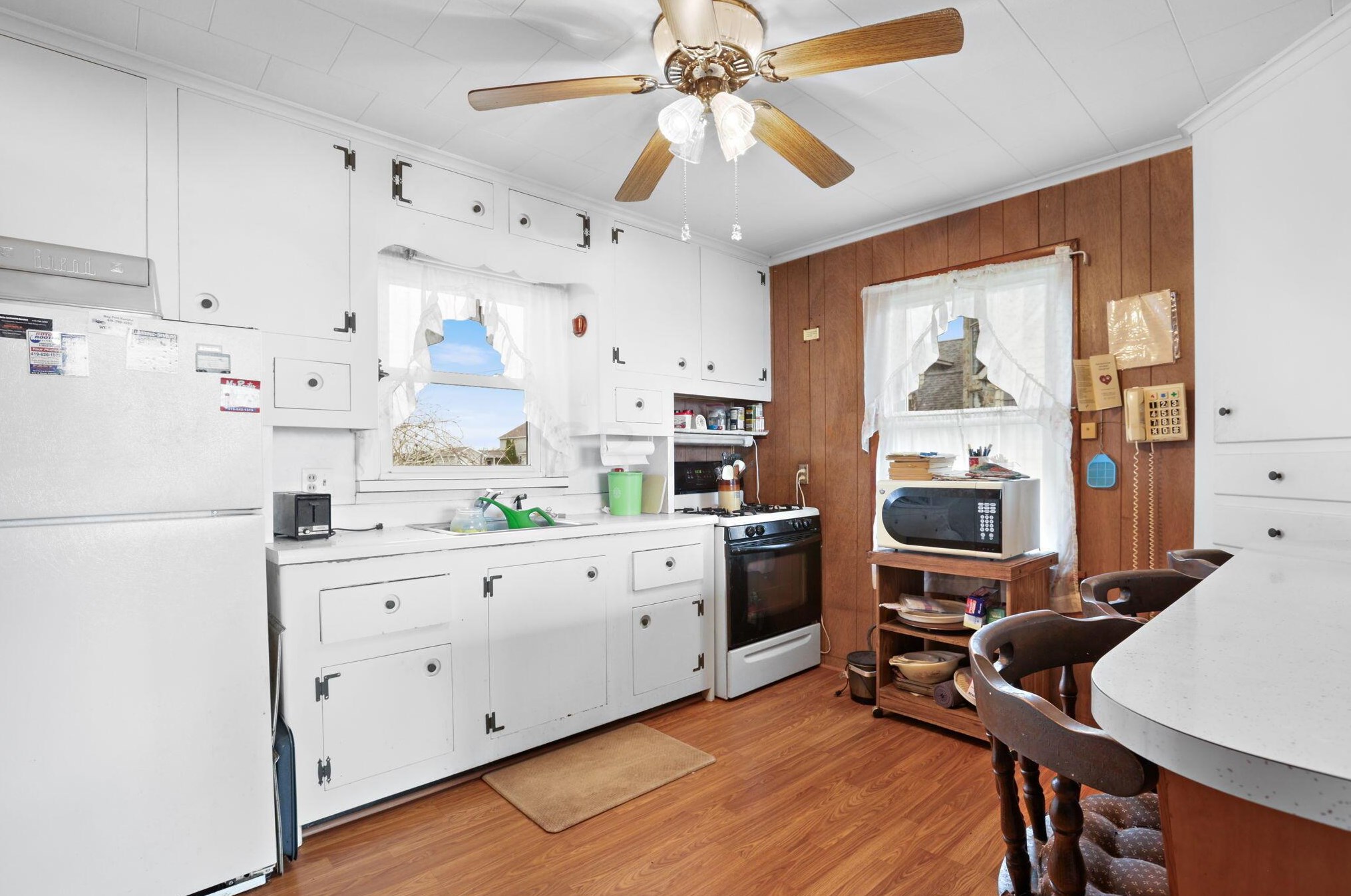 316 Bayview Dr, Port Clinton OH 43452-9237 exterior