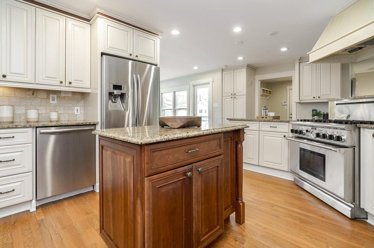 1892 Wyandotte Rd, Columbus OH 43212-1033 exterior