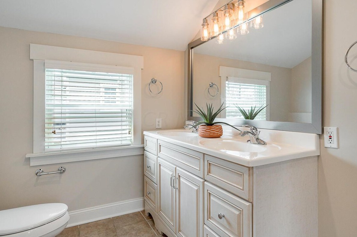 1892 Wyandotte Rd, Columbus OH 43212-1033 exterior