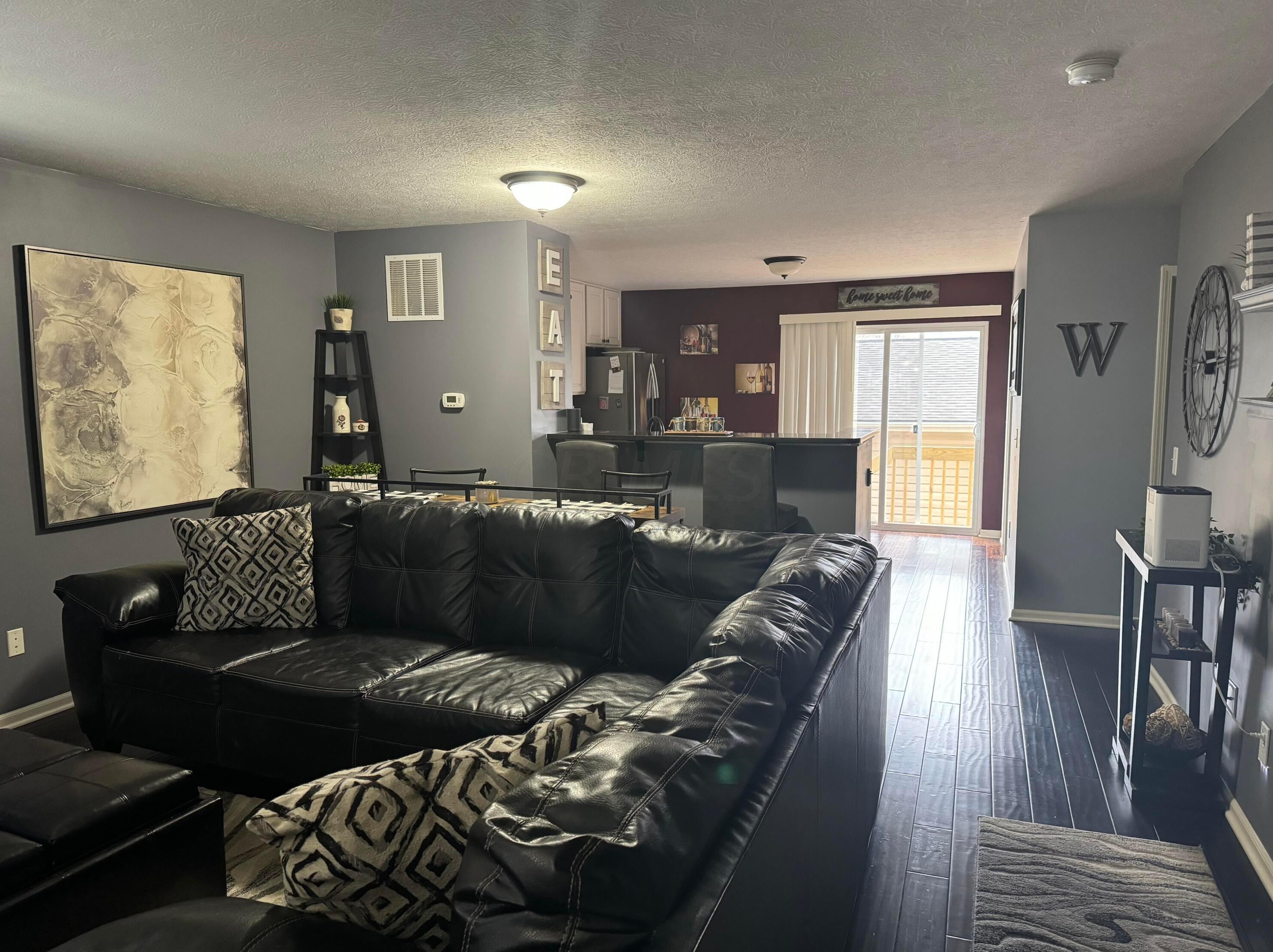 6415 Walnut Fork Dr, Westerville, OH 43081