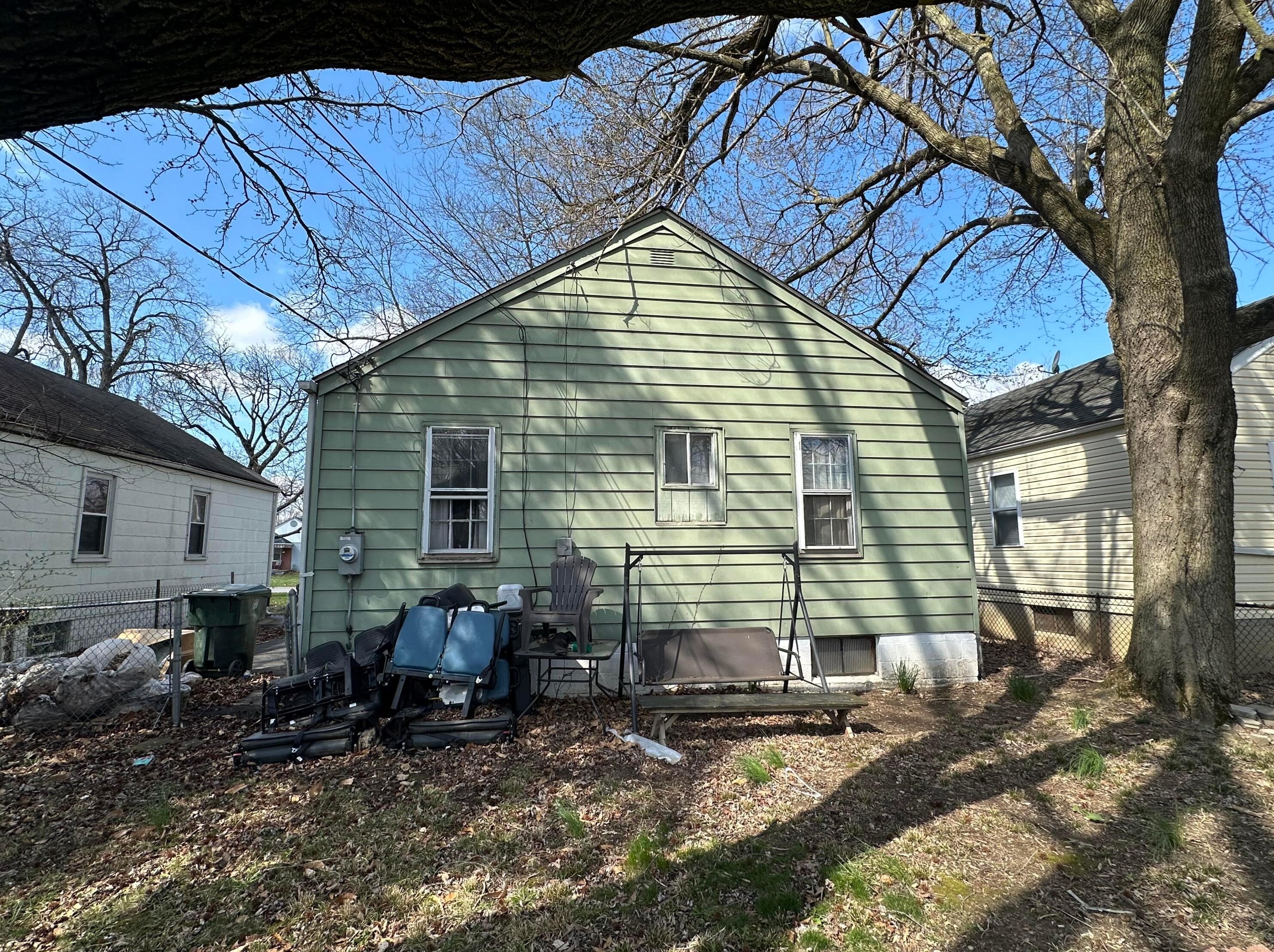 168 Weyant Ave, Columbus OH 43213-1640 exterior