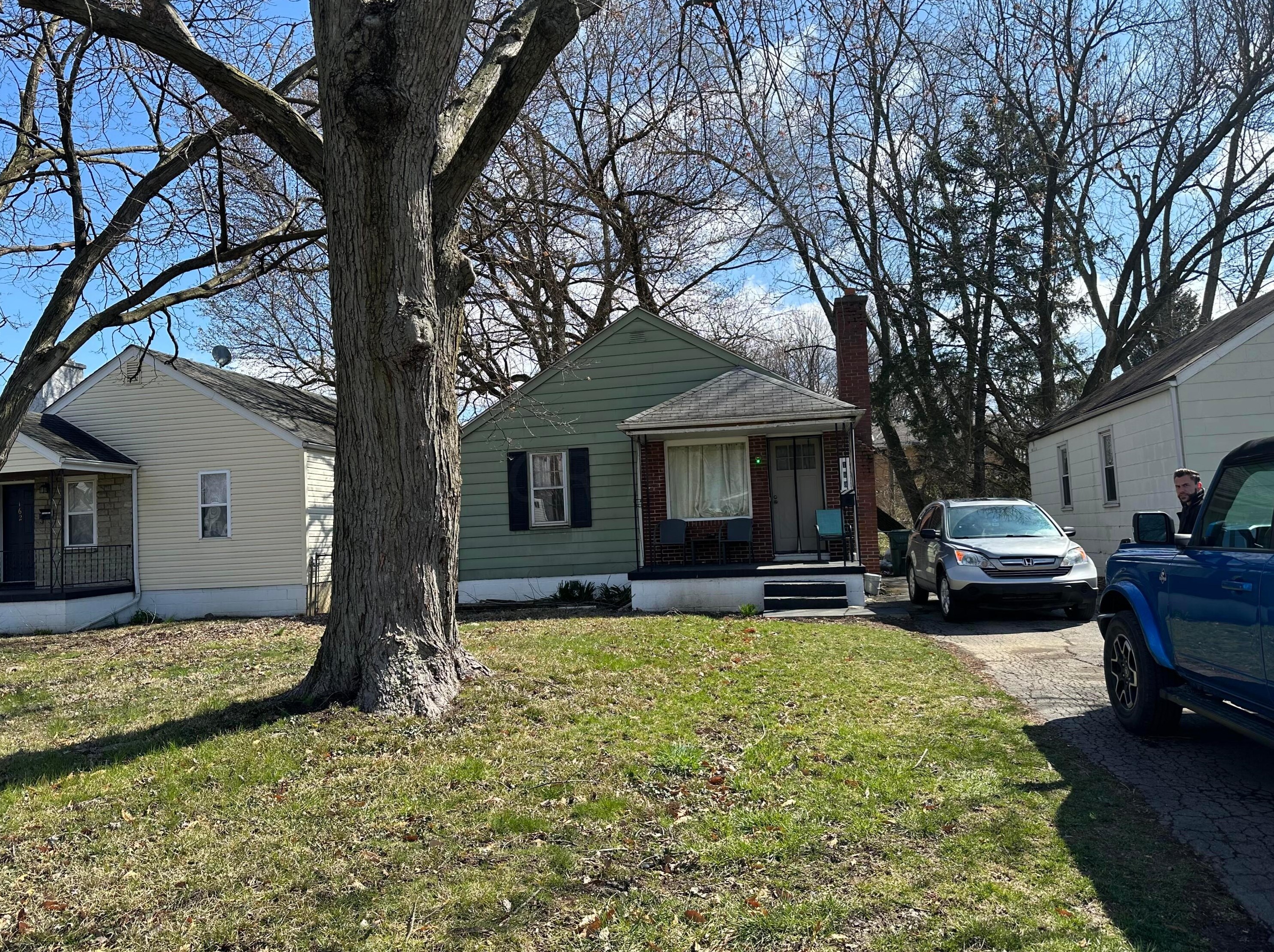 168 Weyant Ave, Columbus, OH 43213-1641