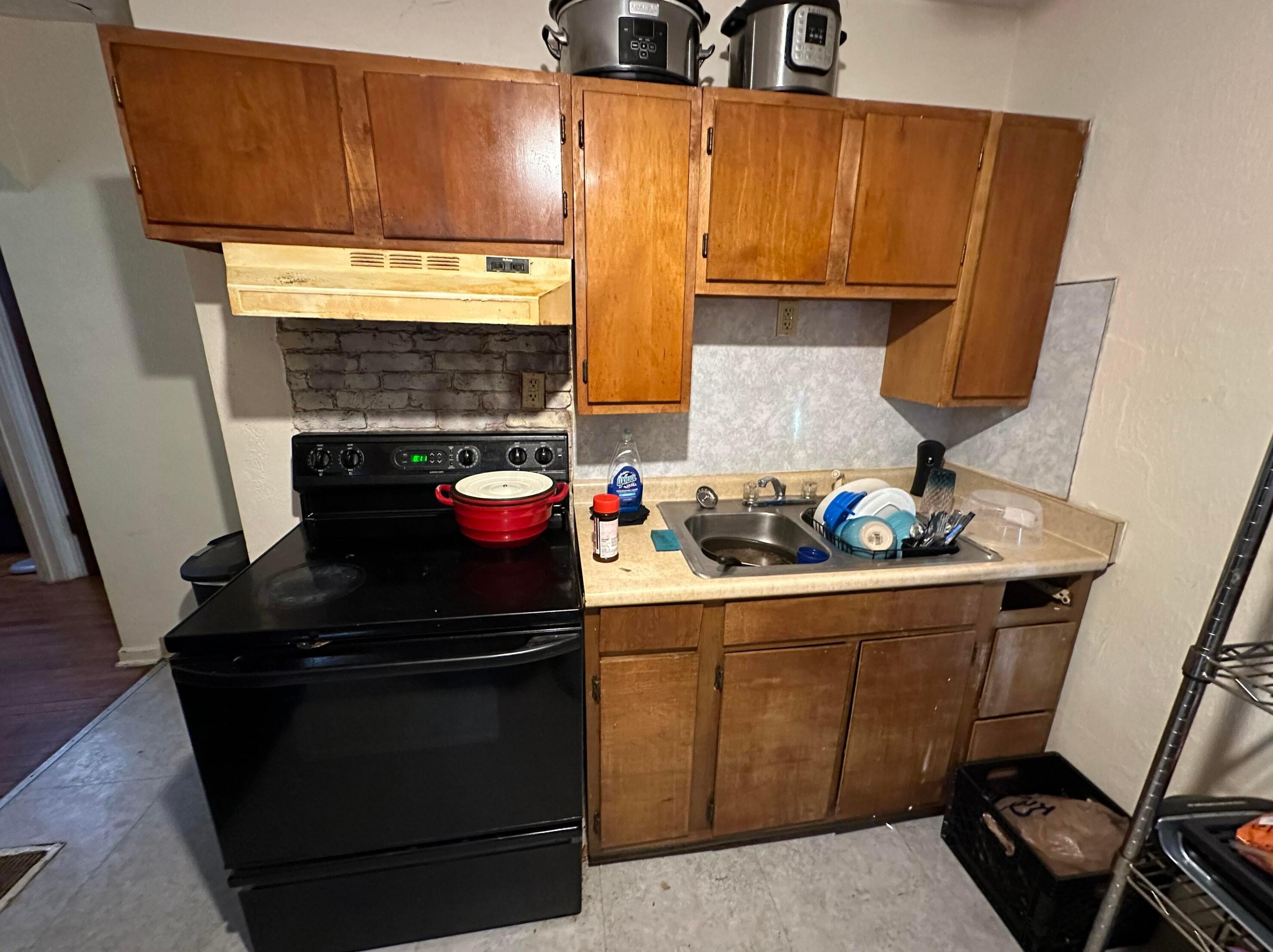 2710 Woodland Ave, Columbus OH 43219-2151 exterior