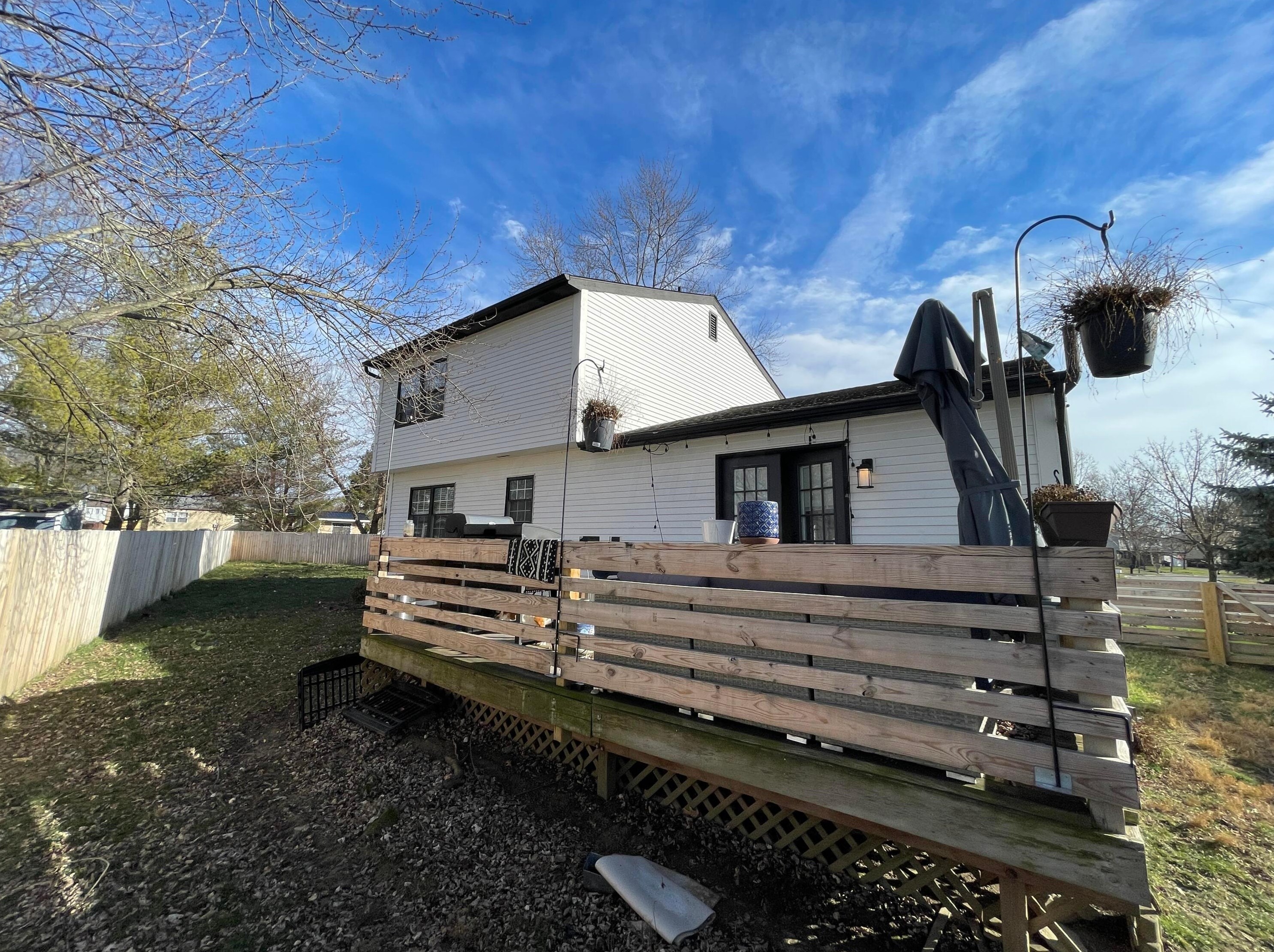 974 Timberbank Dr, Westerville, OH 43081-3531