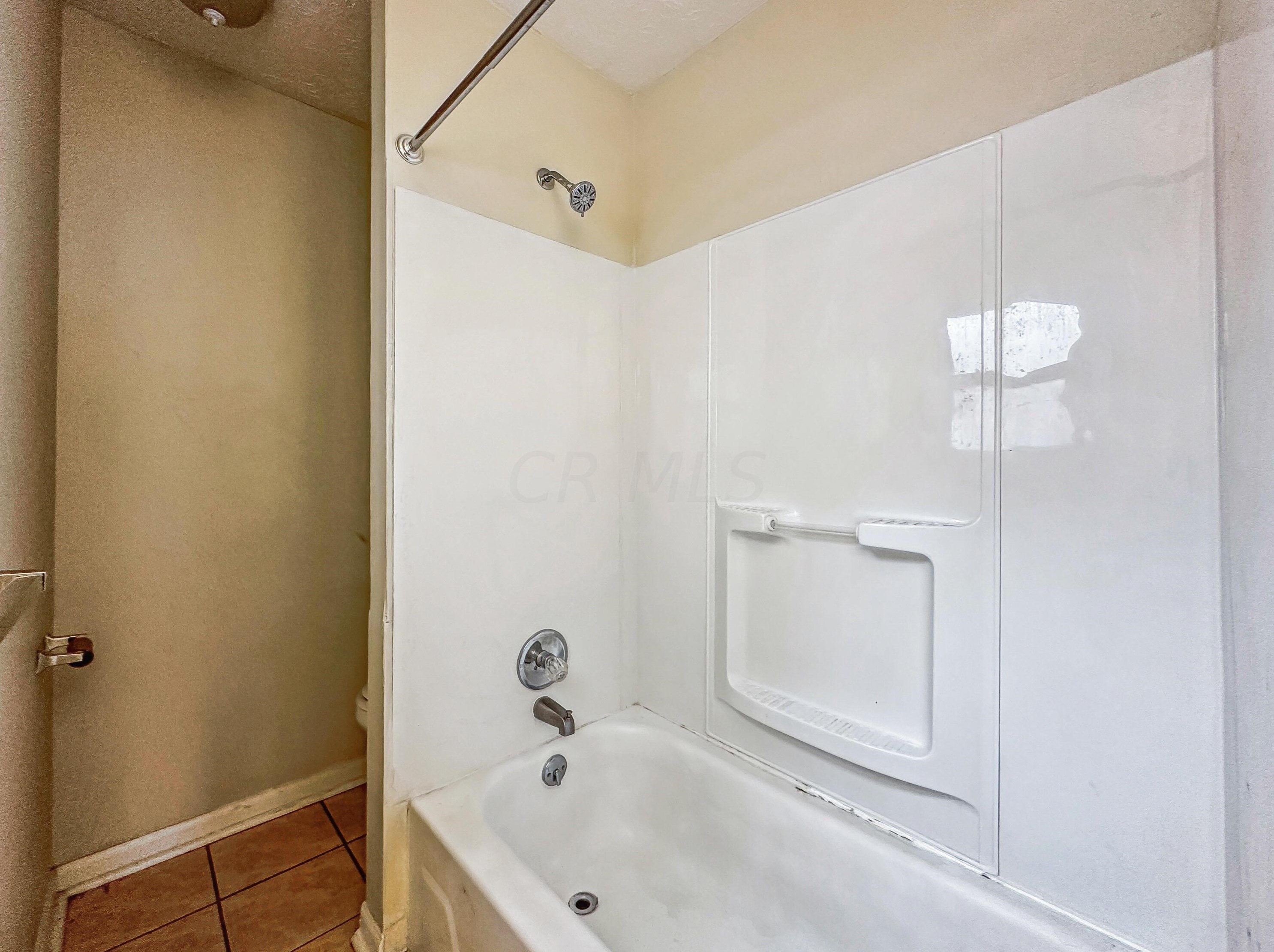 358 Oakley Ave, Columbus OH 43204-3101 exterior