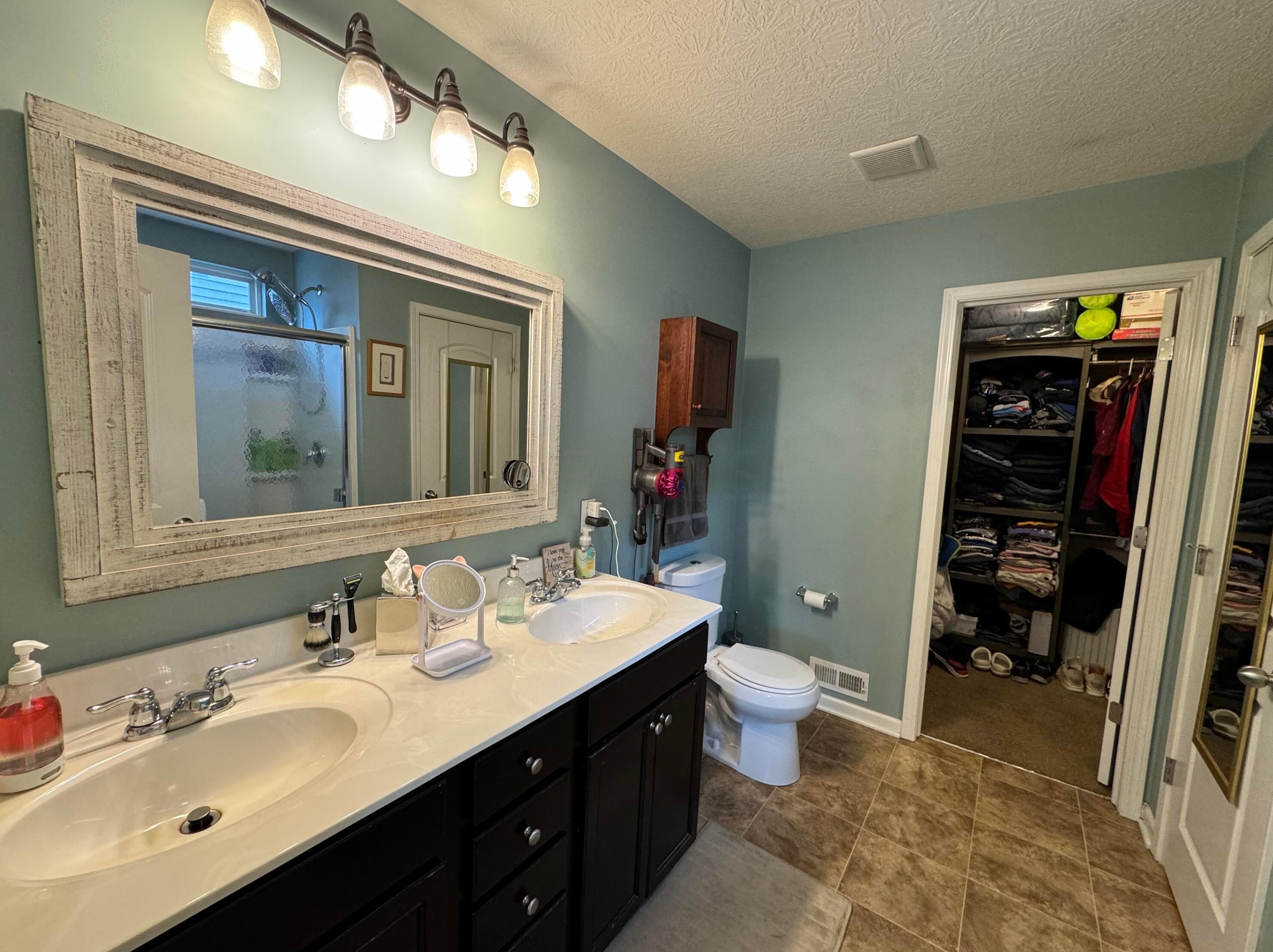 3938 Snowshoe Ave, Darbydale OH  43123-1198 exterior