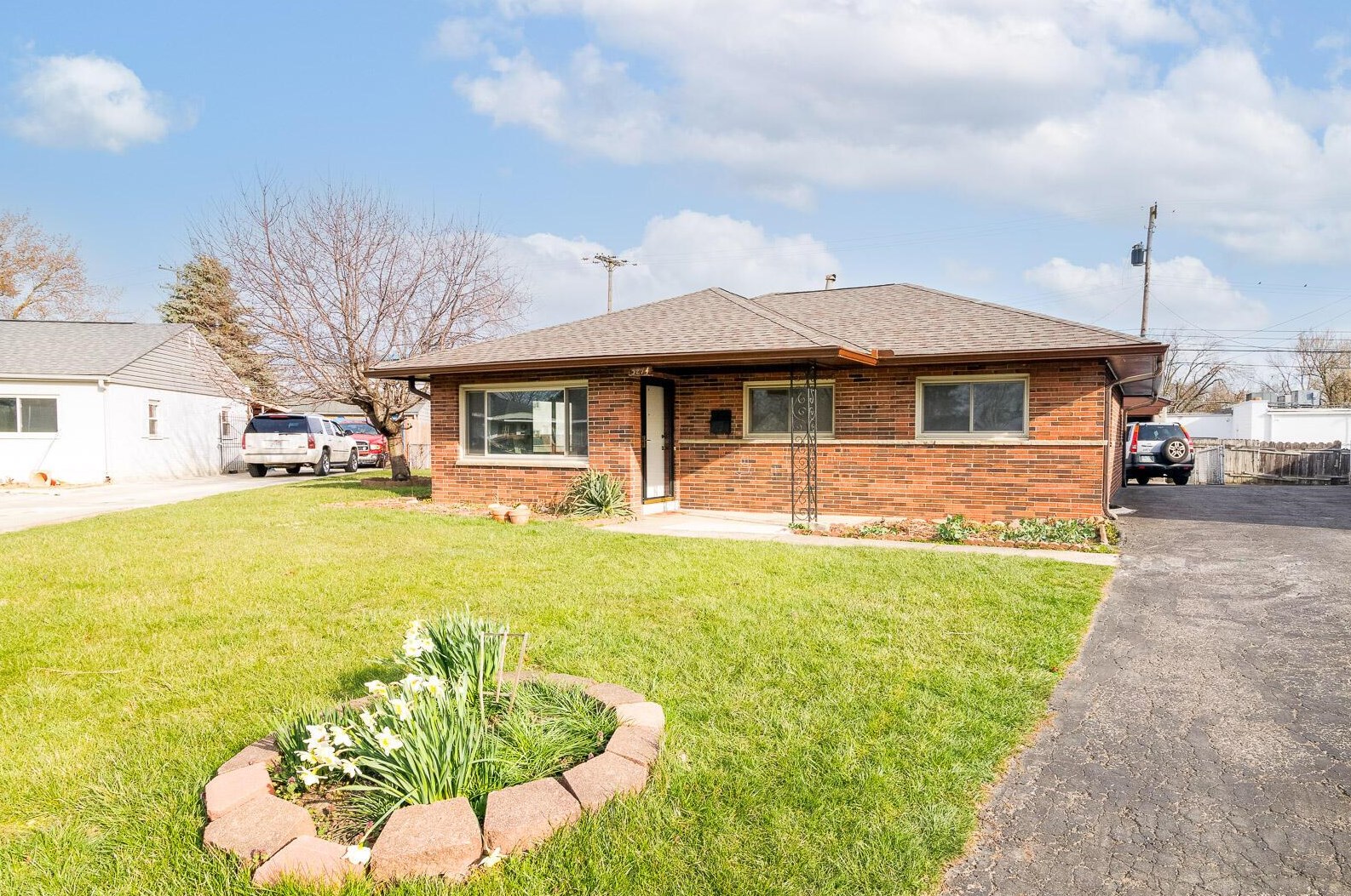 3274 Whitehead Rd, Columbus, OH 43204