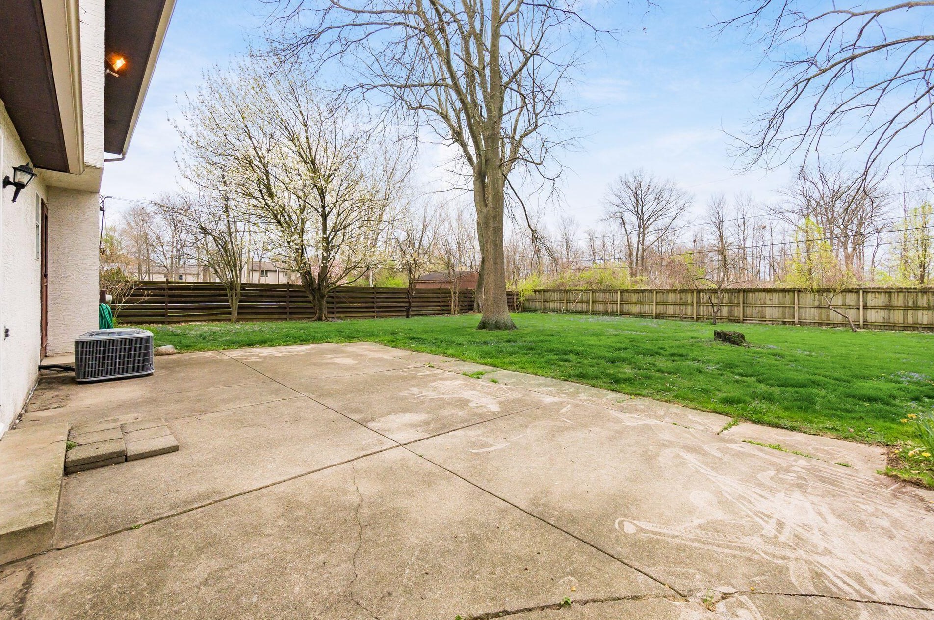 2625 Youngs Grove Rd, Columbus OH  43231-2915 exterior