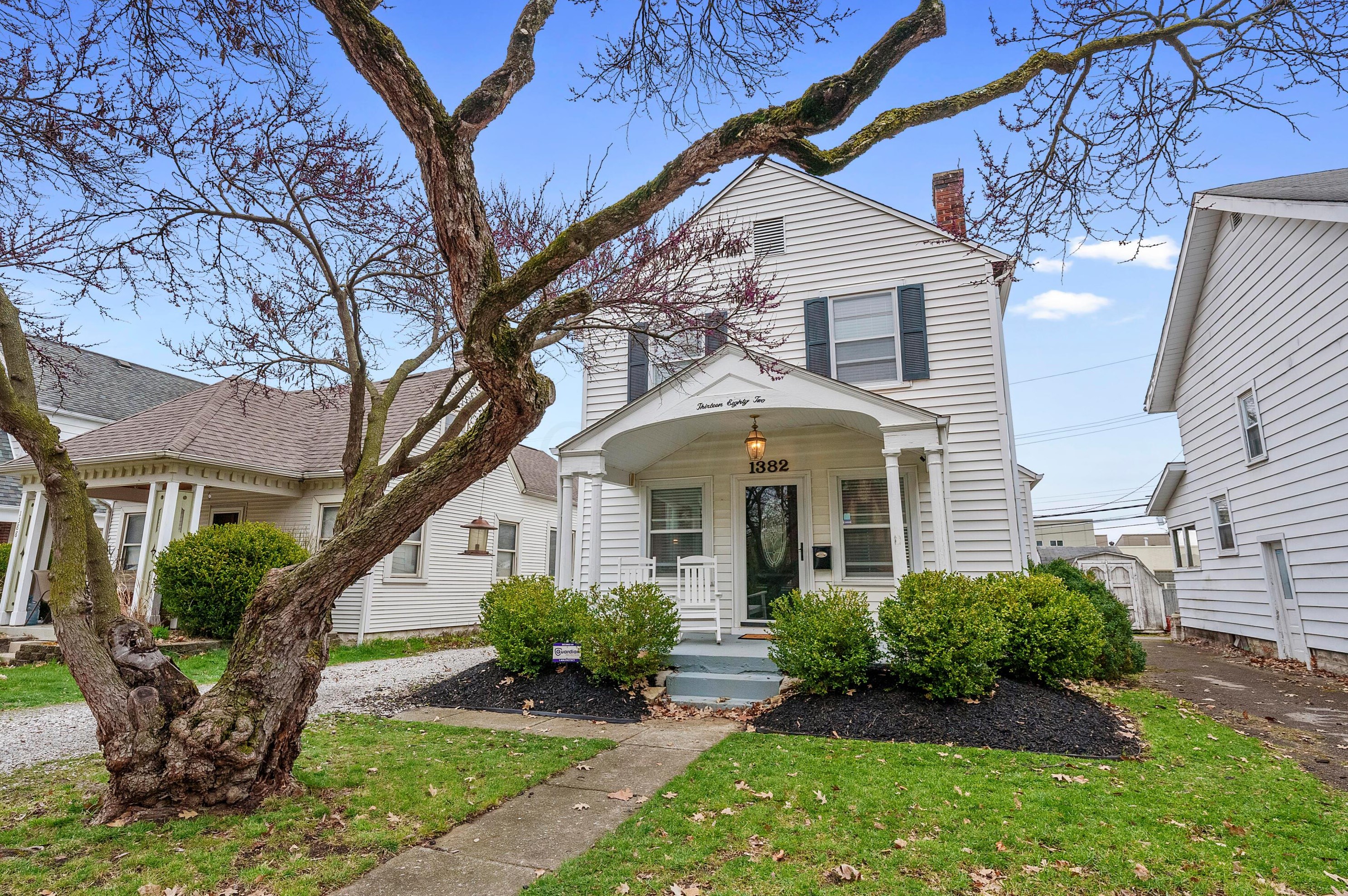 1382 Eastview Ave, Columbus, OH 43212-3025