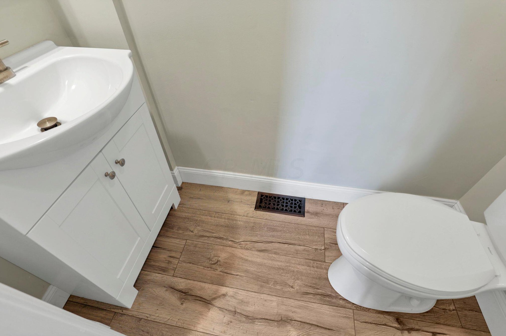 221 Markison Ave, Columbus OH  43207-1132 exterior