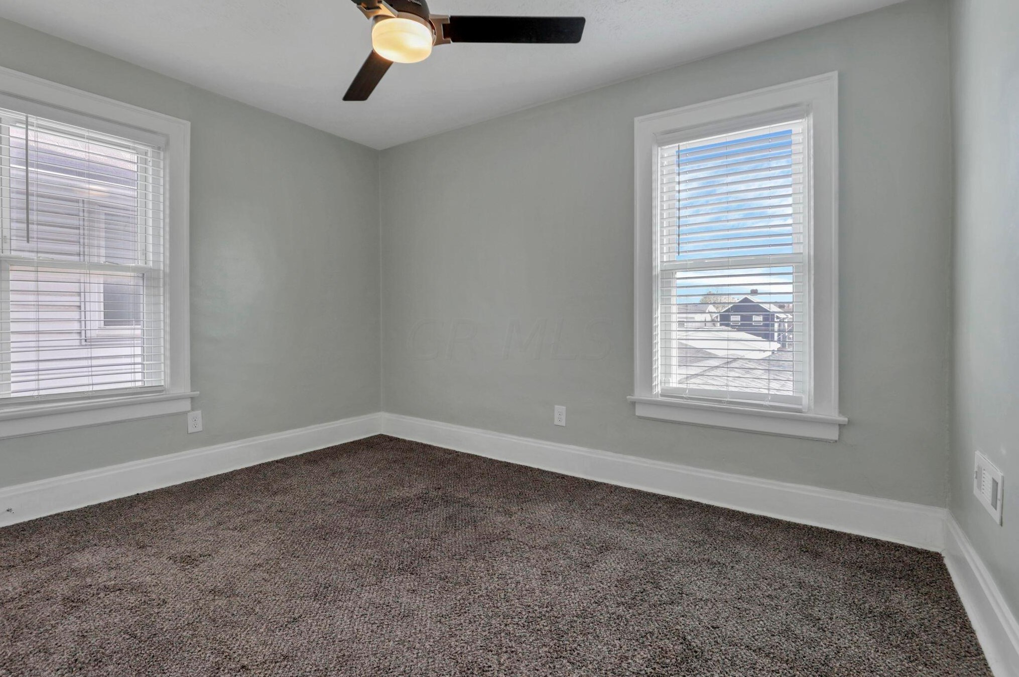 221 Markison Ave, Columbus OH  43207-1132 exterior