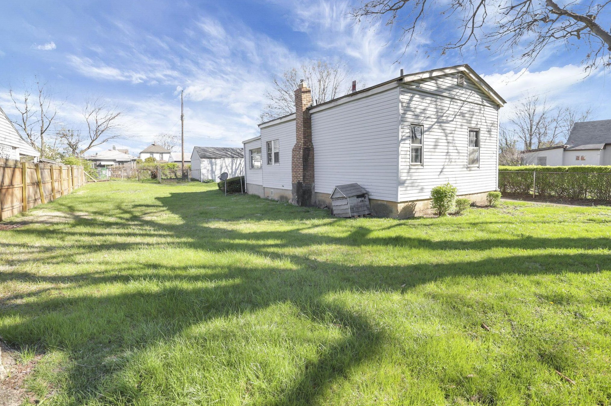 992 Thomas Ave, Columbus OH  43223-1553 exterior