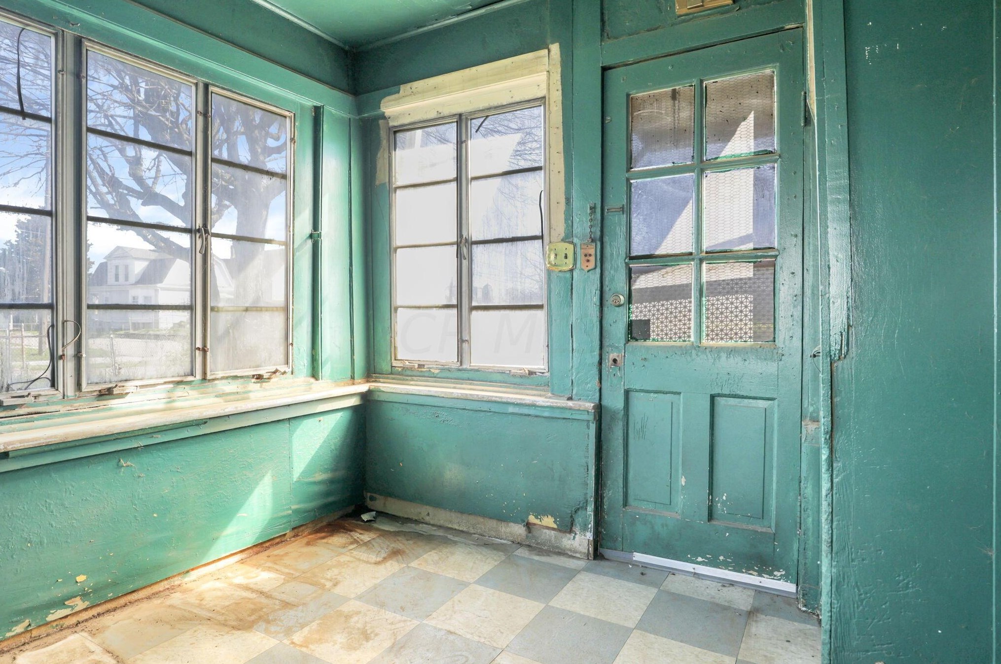 992 Thomas Ave, Columbus OH  43223-1553 exterior