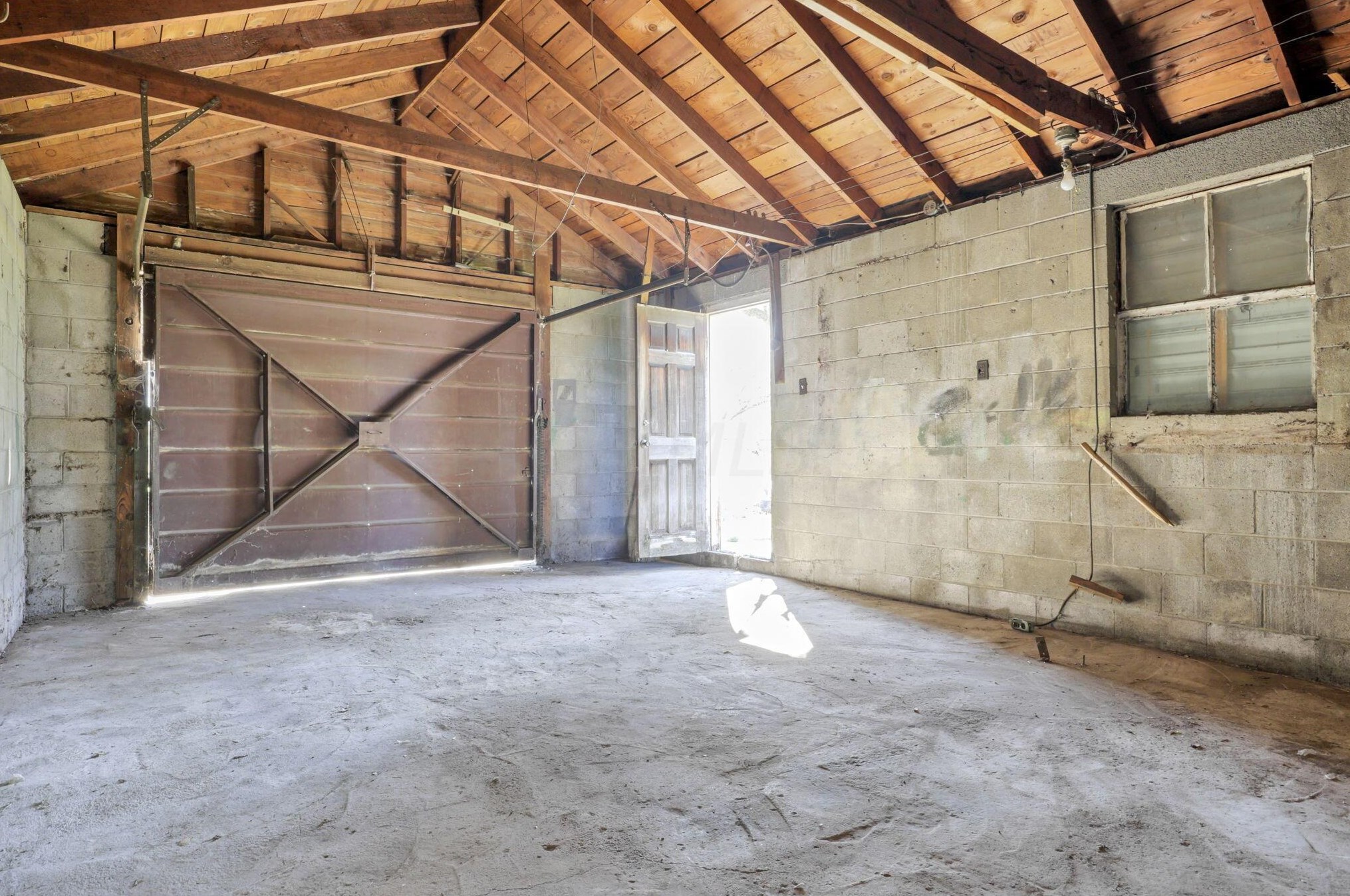 992 Thomas Ave, Columbus OH  43223-1553 exterior