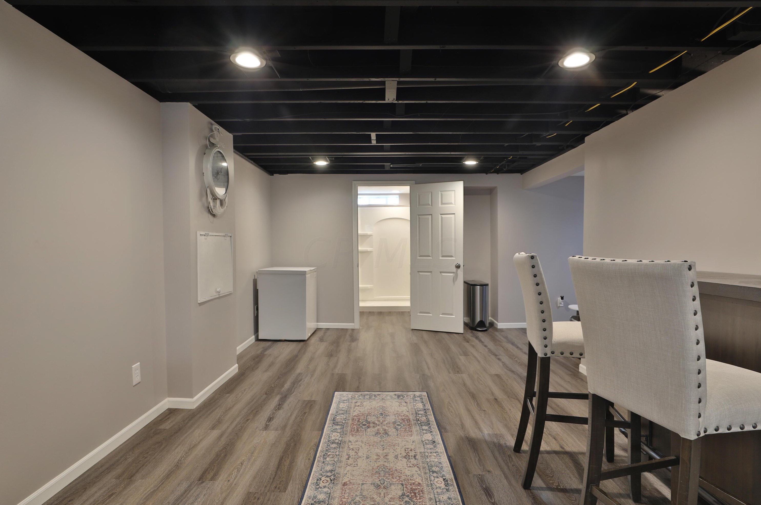 276 Stafford Ave, Columbus OH  43085-3137 exterior