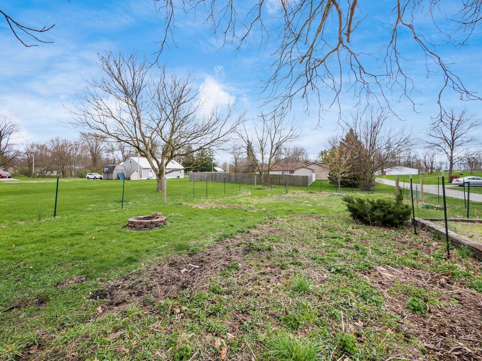 915 Chillicothe Ave, Bellefontaine OH  43311-1009 exterior