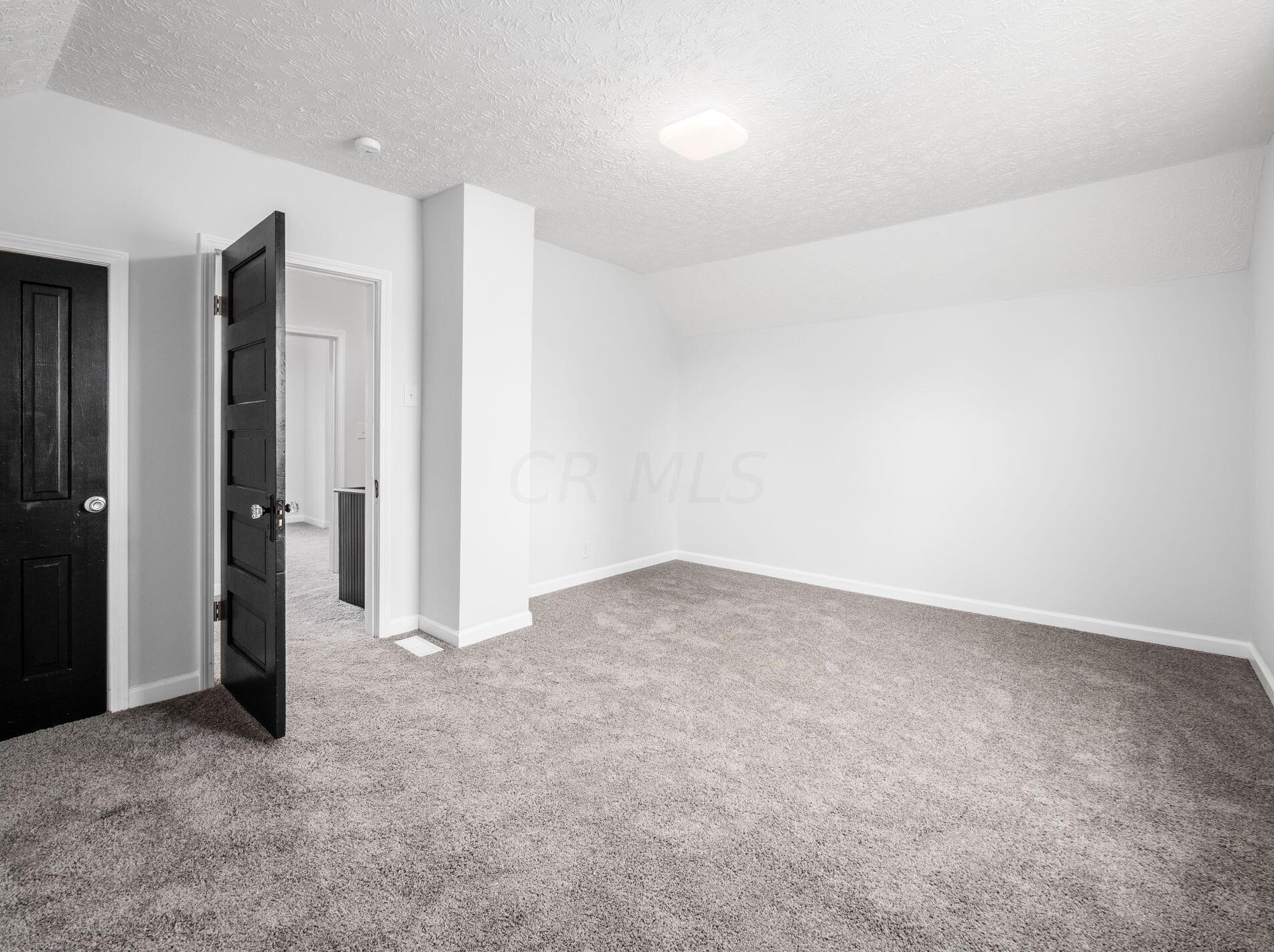 915 Chillicothe Ave, Bellefontaine OH  43311-1009 exterior