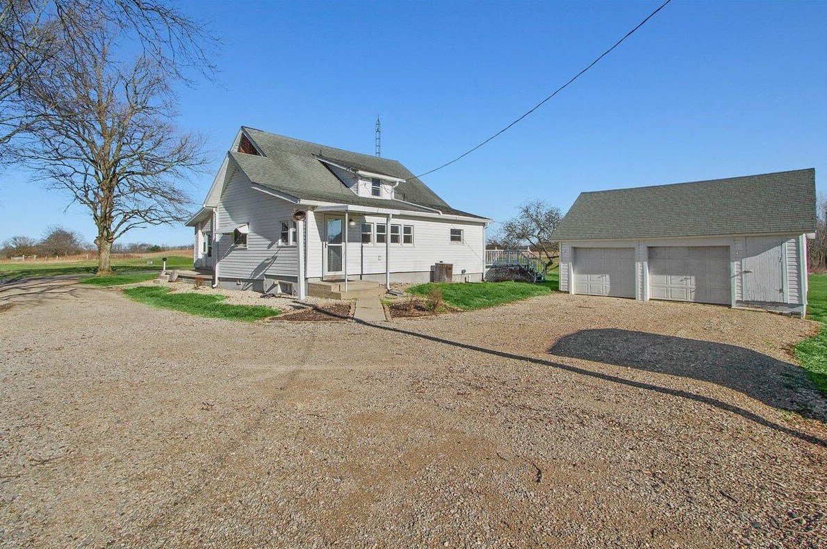2873 County Road 31, Bellefontaine OH  43311-9777 exterior