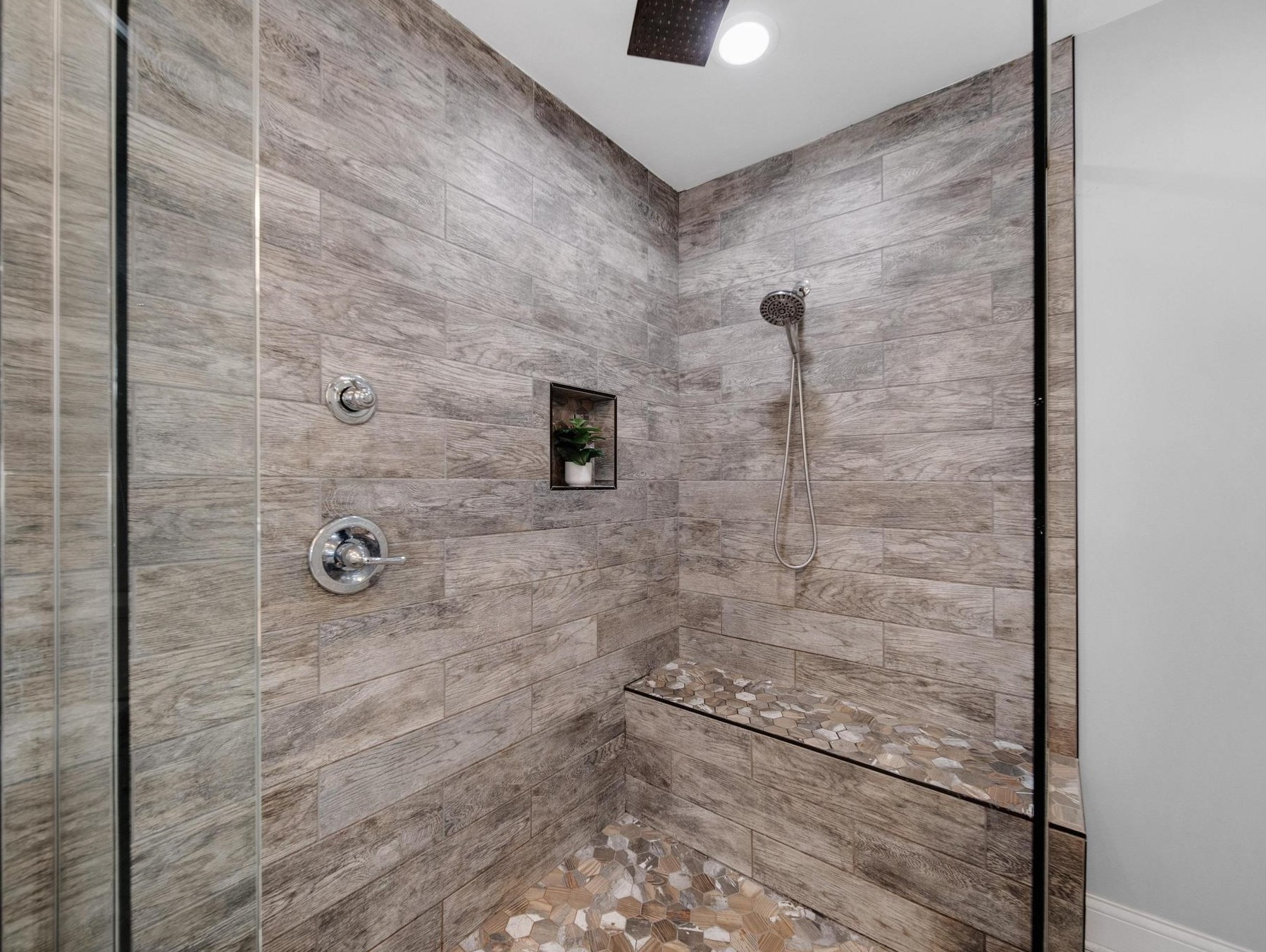 1603 Harvard Ave, Columbus OH 43203-1251 exterior