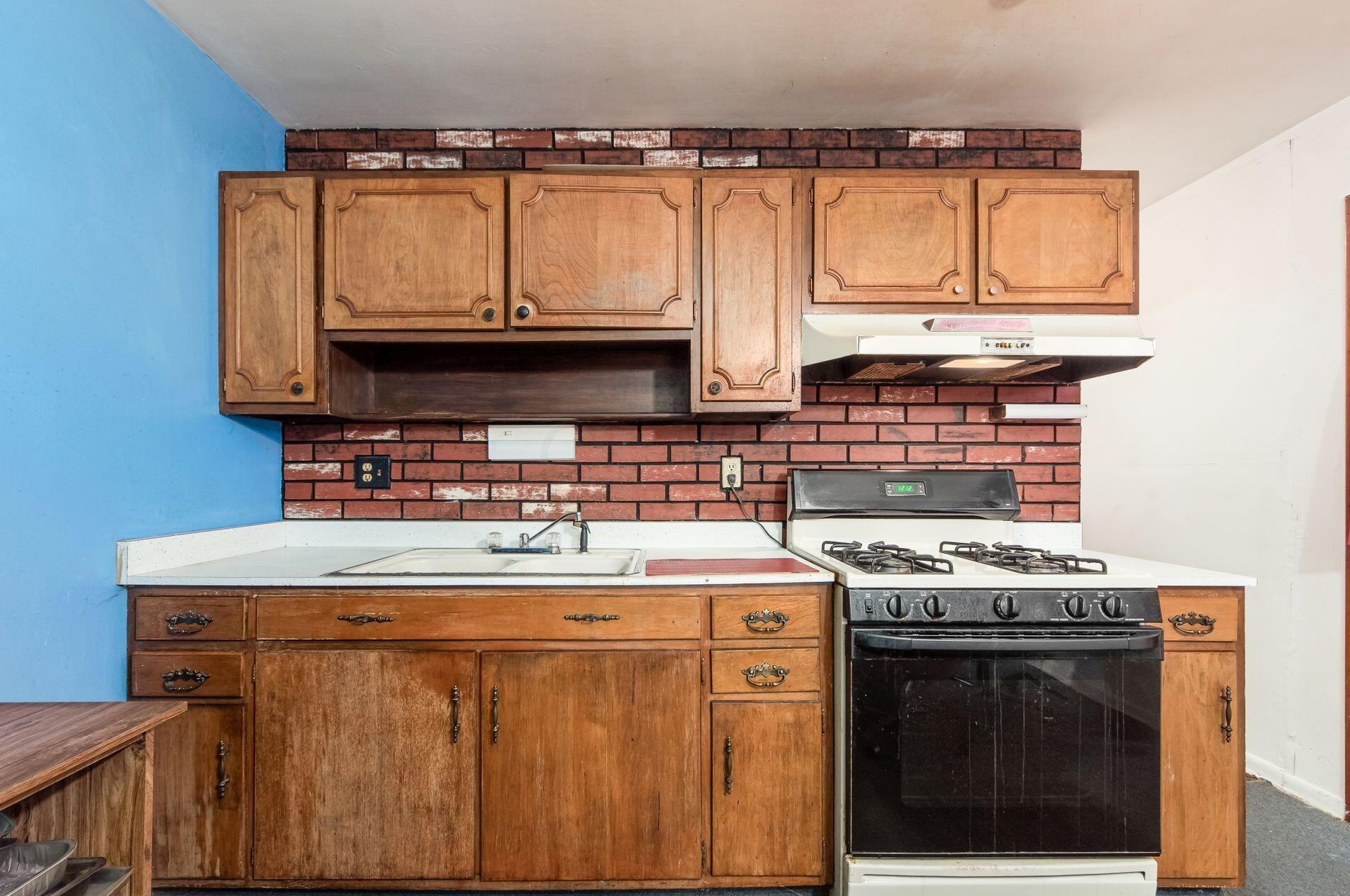 1631 Burley Dr, Columbus OH  43207-2705 exterior