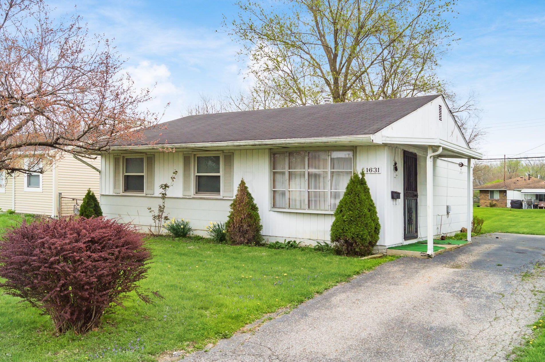 1631 Burley Dr, Columbus OH  43207-2705 exterior