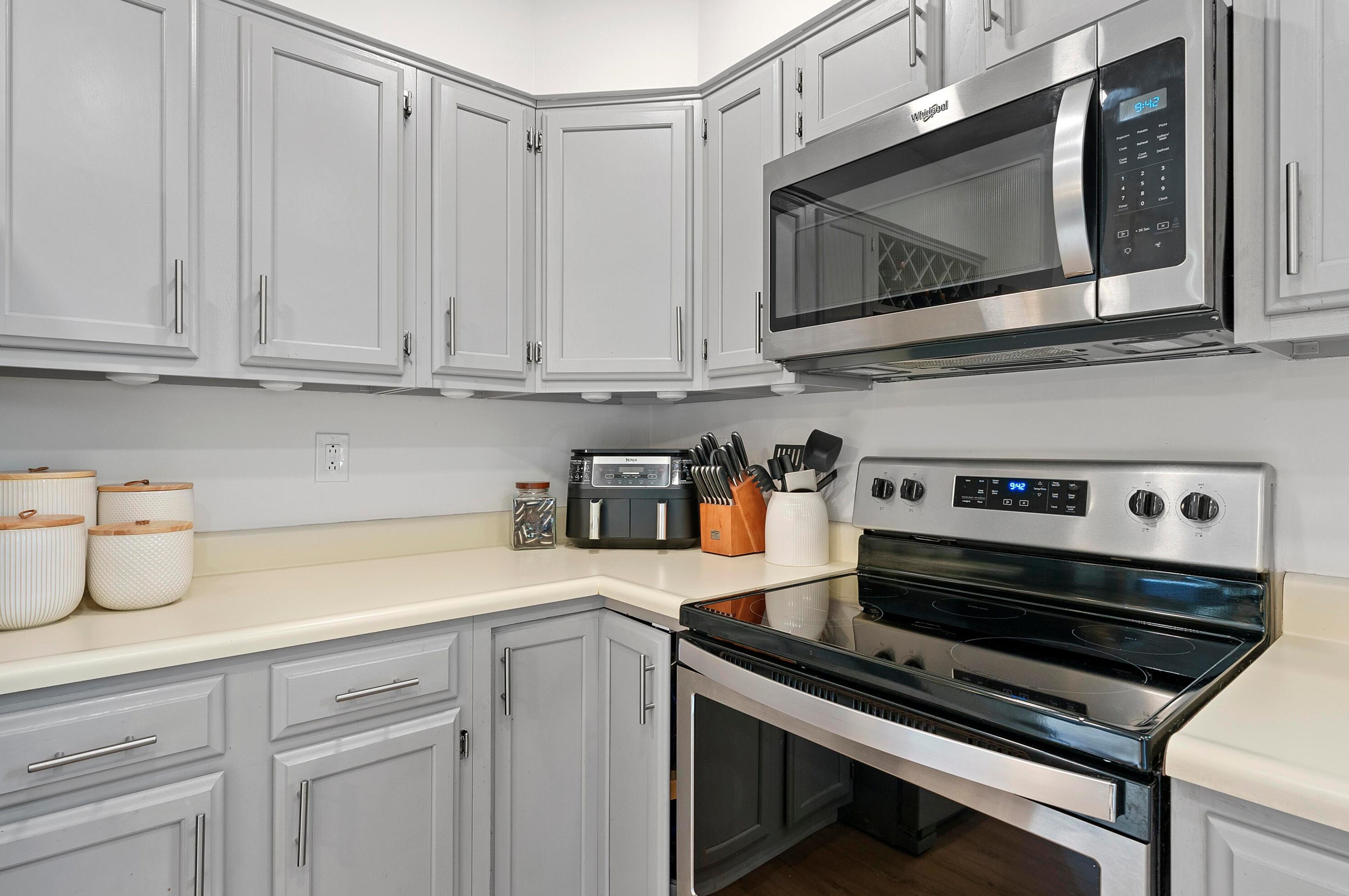 7244 Hopewell Ct, Dublin OH  43017-2899 exterior