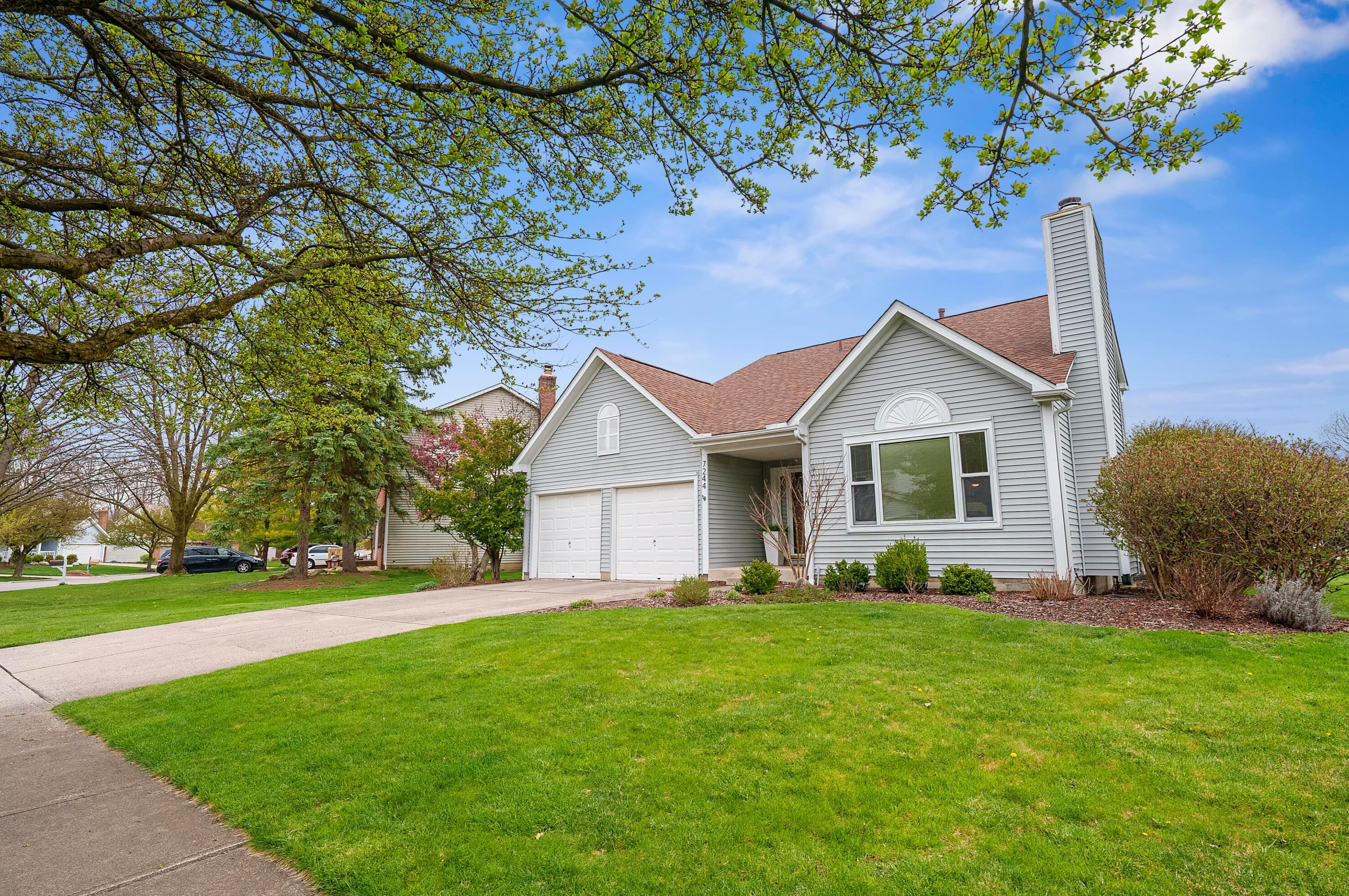 7244 Hopewell Ct, Dublin OH  43017-2899 exterior