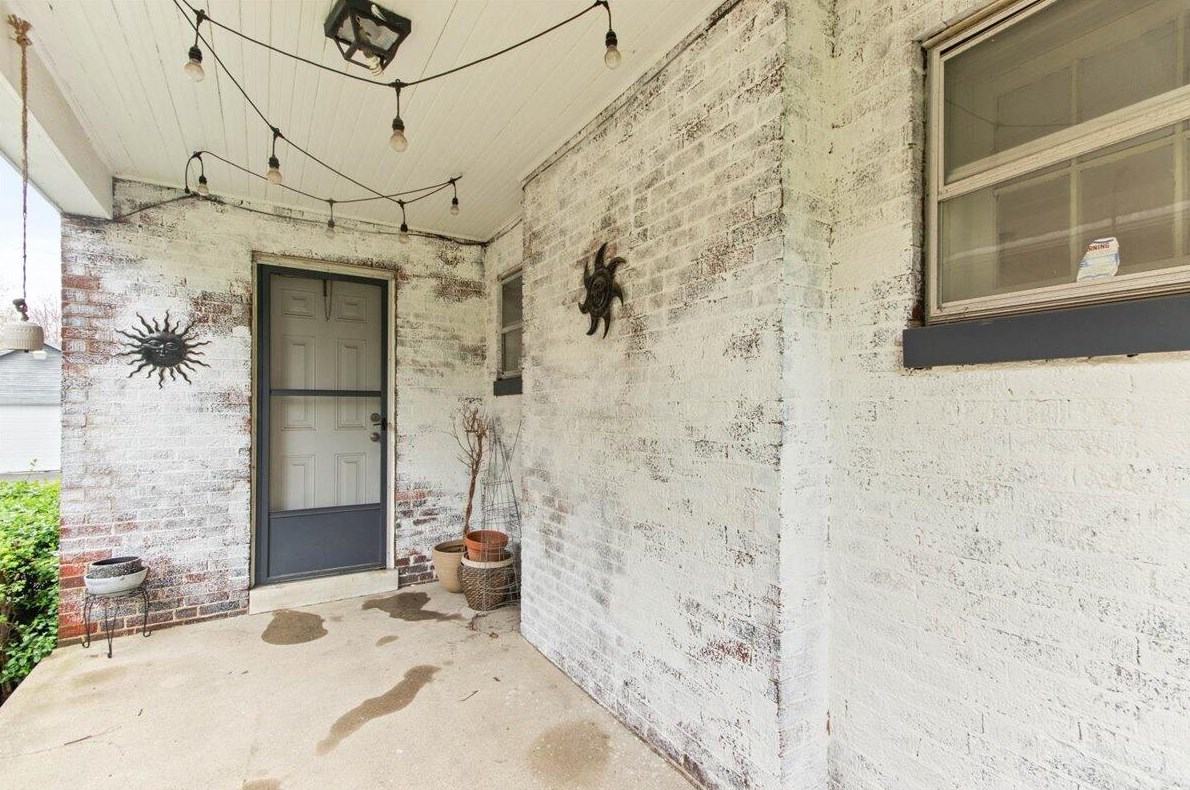 970 Kelton Ave, Columbus OH  43206-1736 exterior