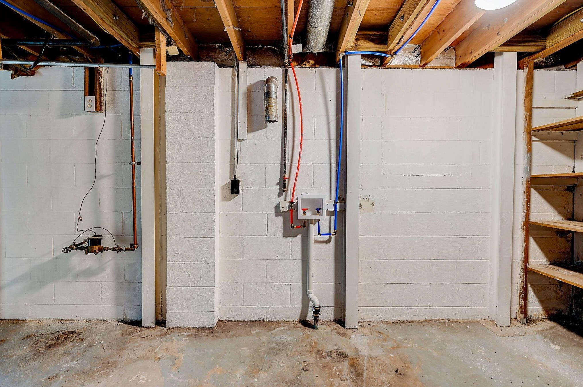 3958 Signal Dr, Columbus OH 43232-6381 exterior