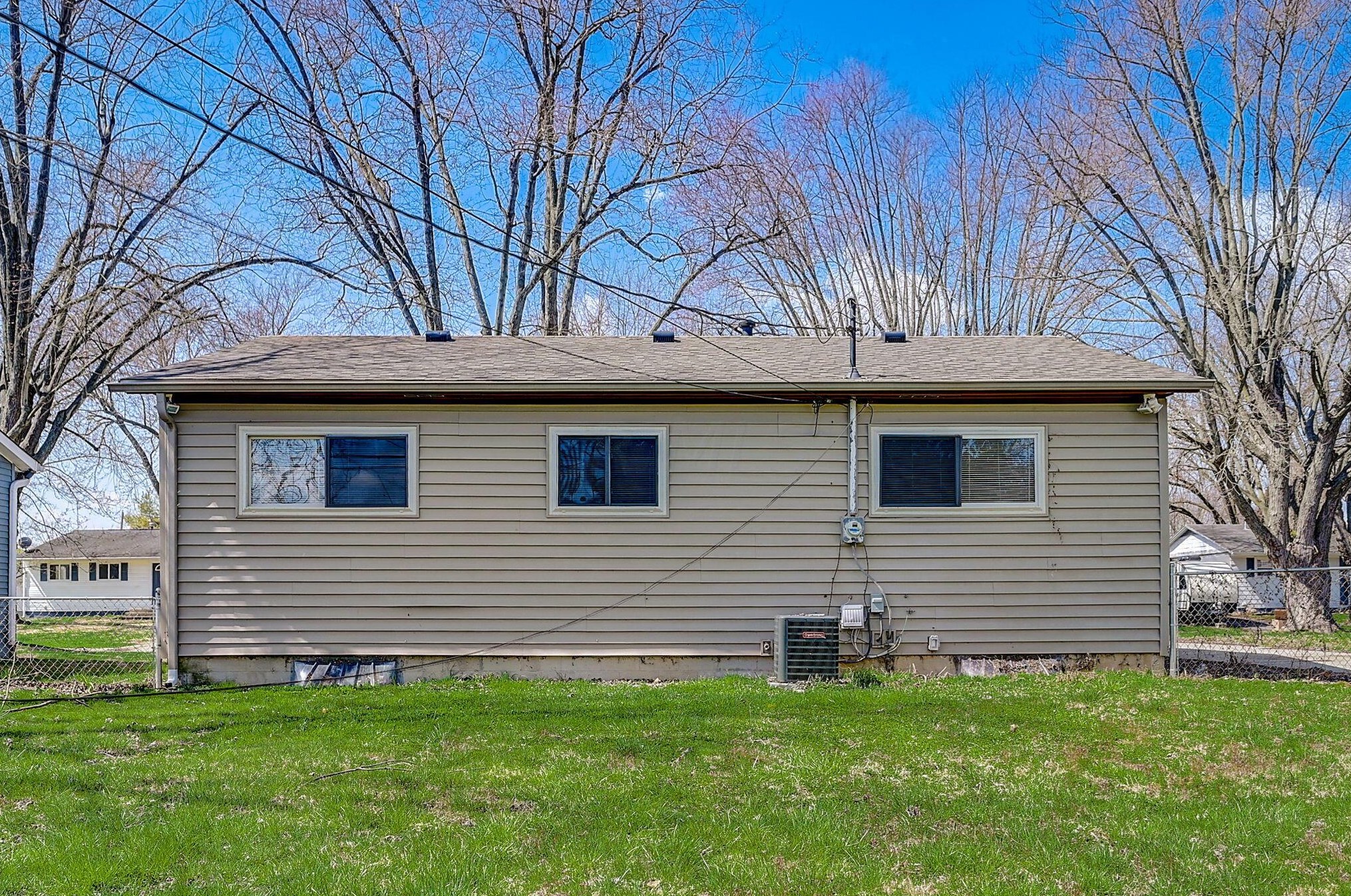 3958 Signal Dr, Columbus OH 43232-6381 exterior